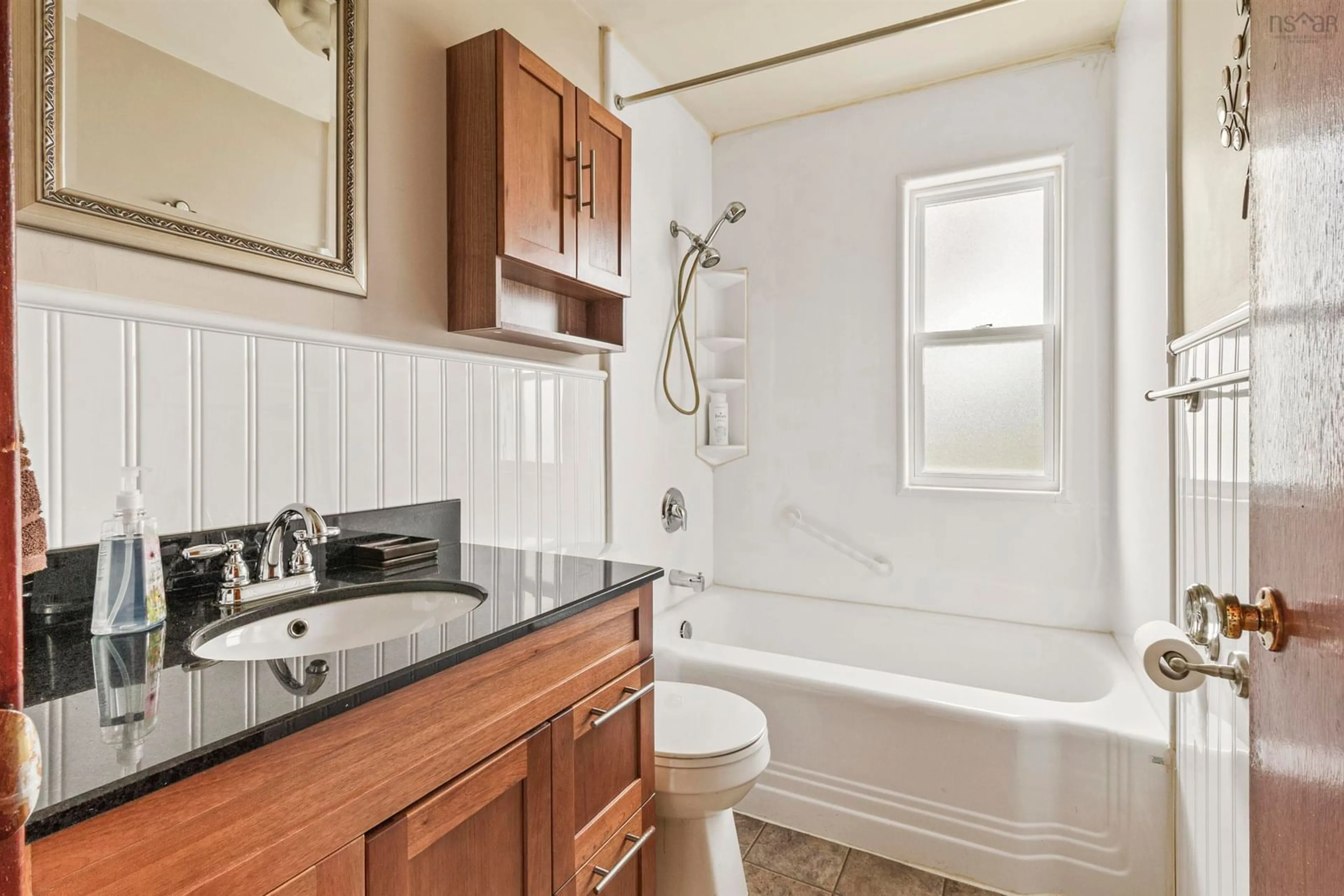 Standard bathroom, ceramic/tile floor for 149 Melrose Ave, Fairview Nova Scotia B3N 2E8