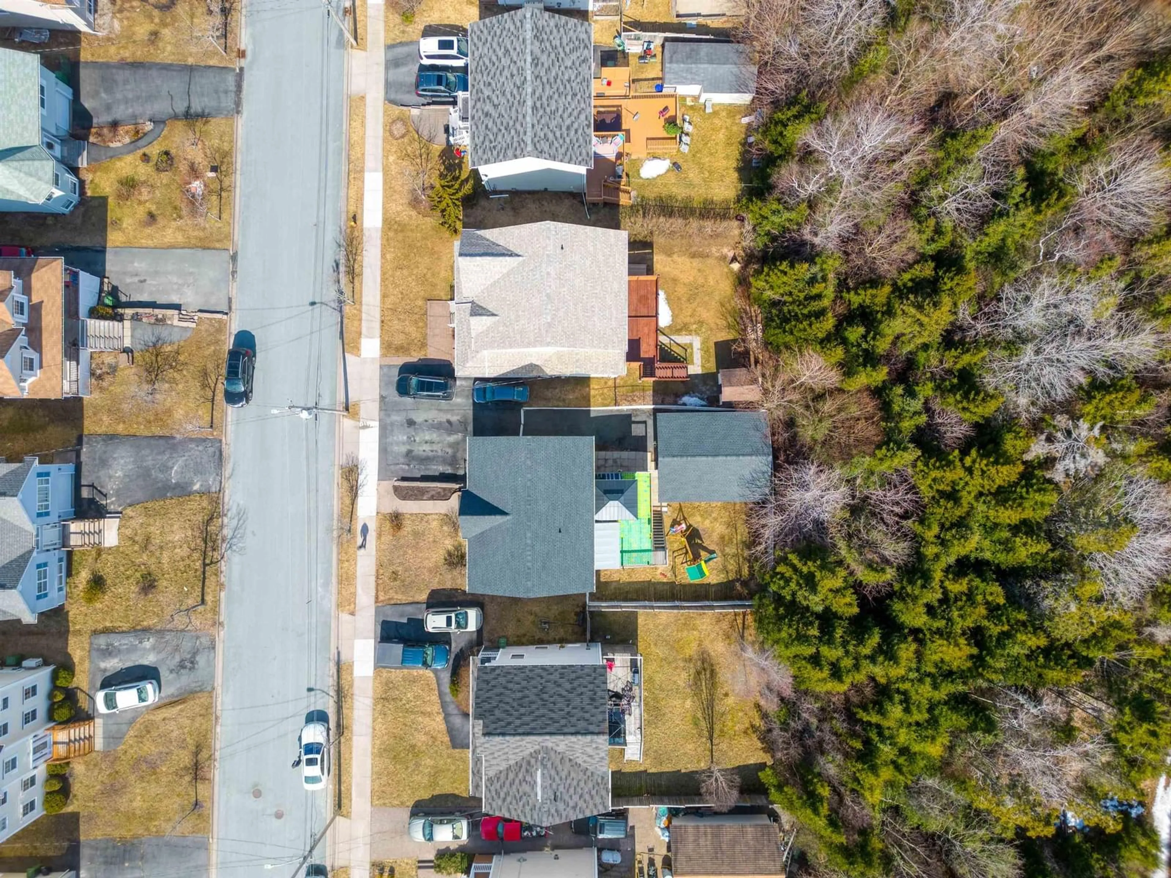 A pic from outside/outdoor area/front of a property/back of a property/a pic from drone, street for 50 Fieldstone St, Halifax Nova Scotia B3R 2N6