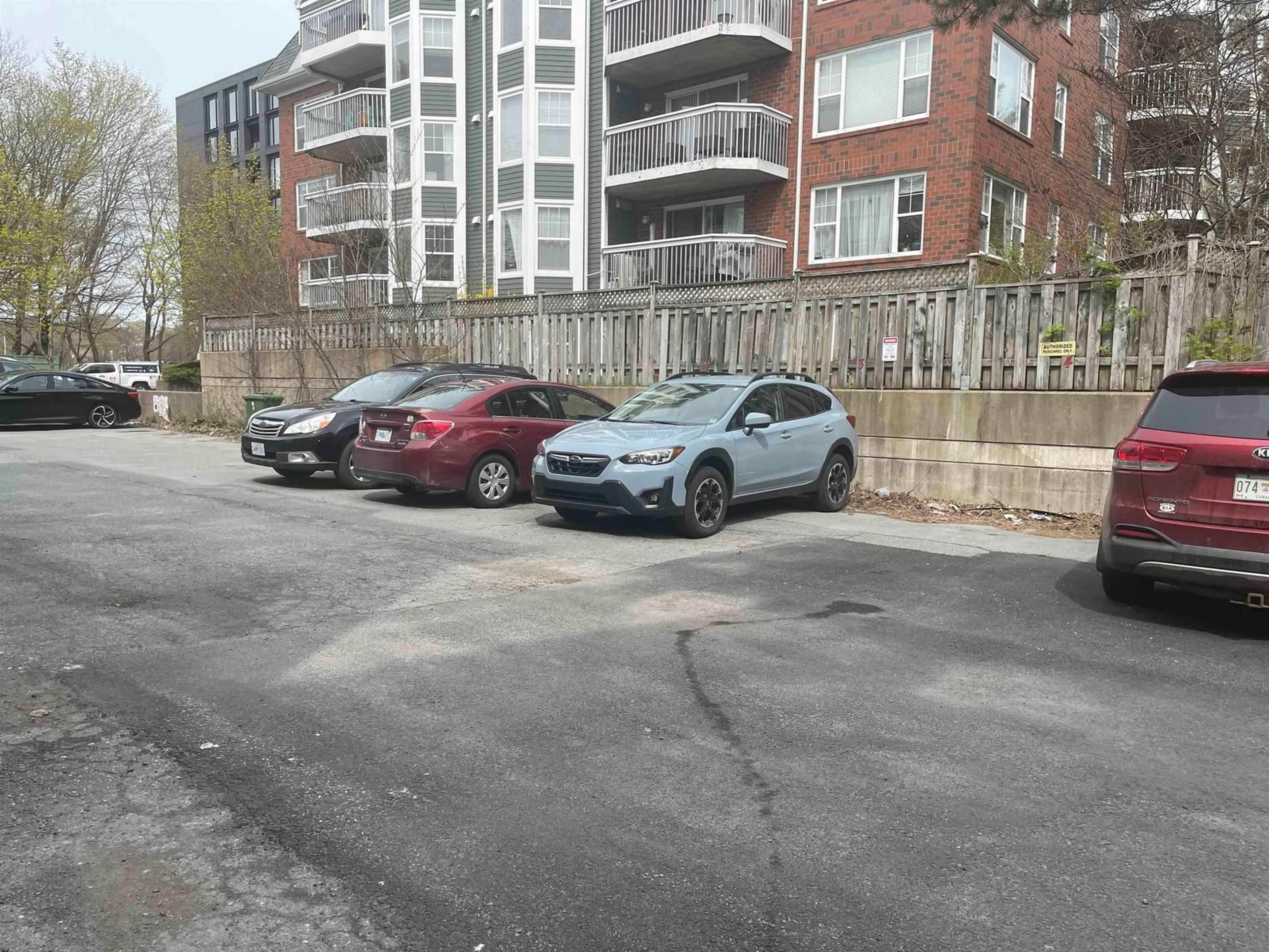 Parking for 5811 Inglis St #1, Halifax Nova Scotia B3H 4M9