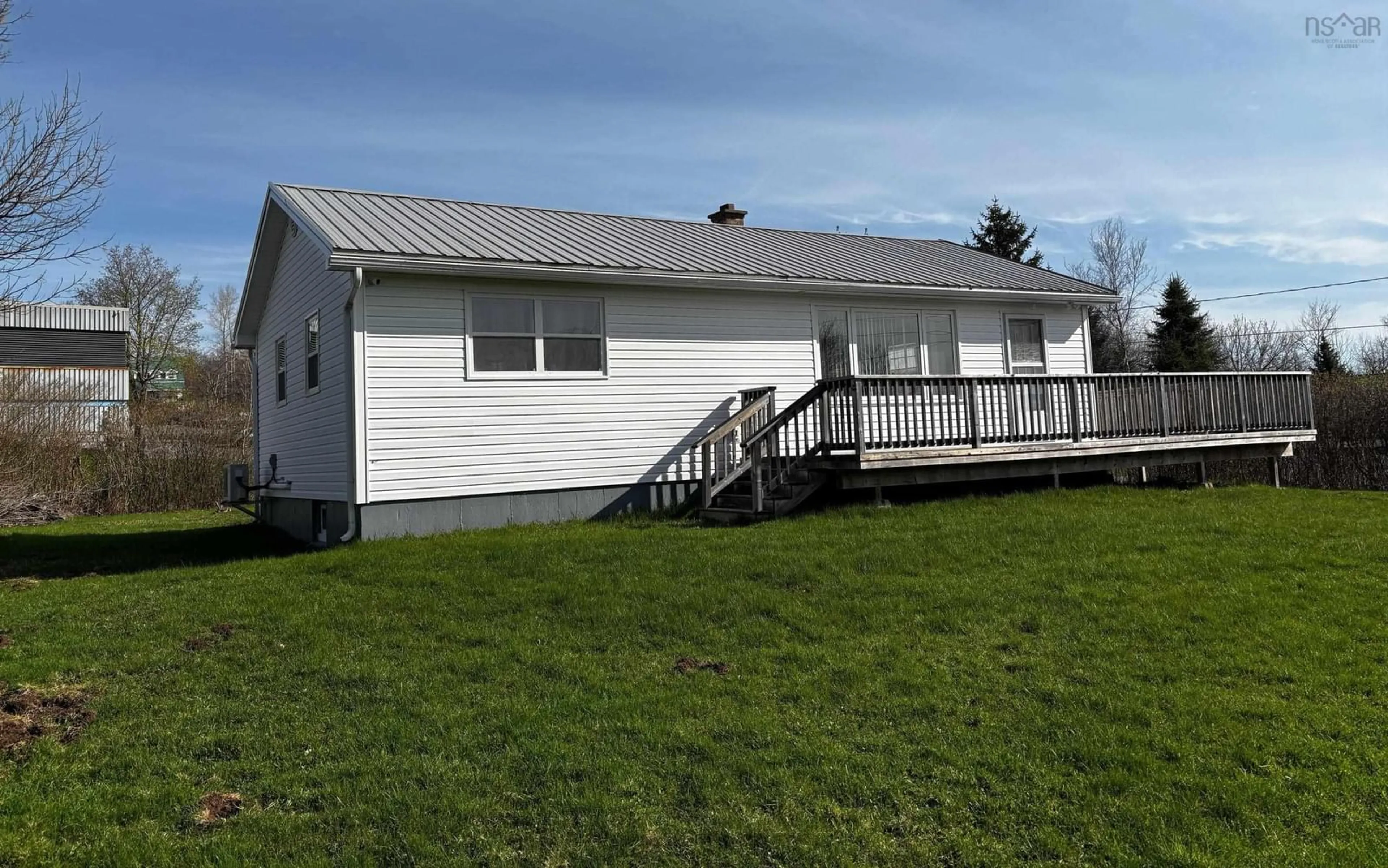 Home with vinyl exterior material, building for 68 Harbour Cres, Pictou Nova Scotia B0K 1H0