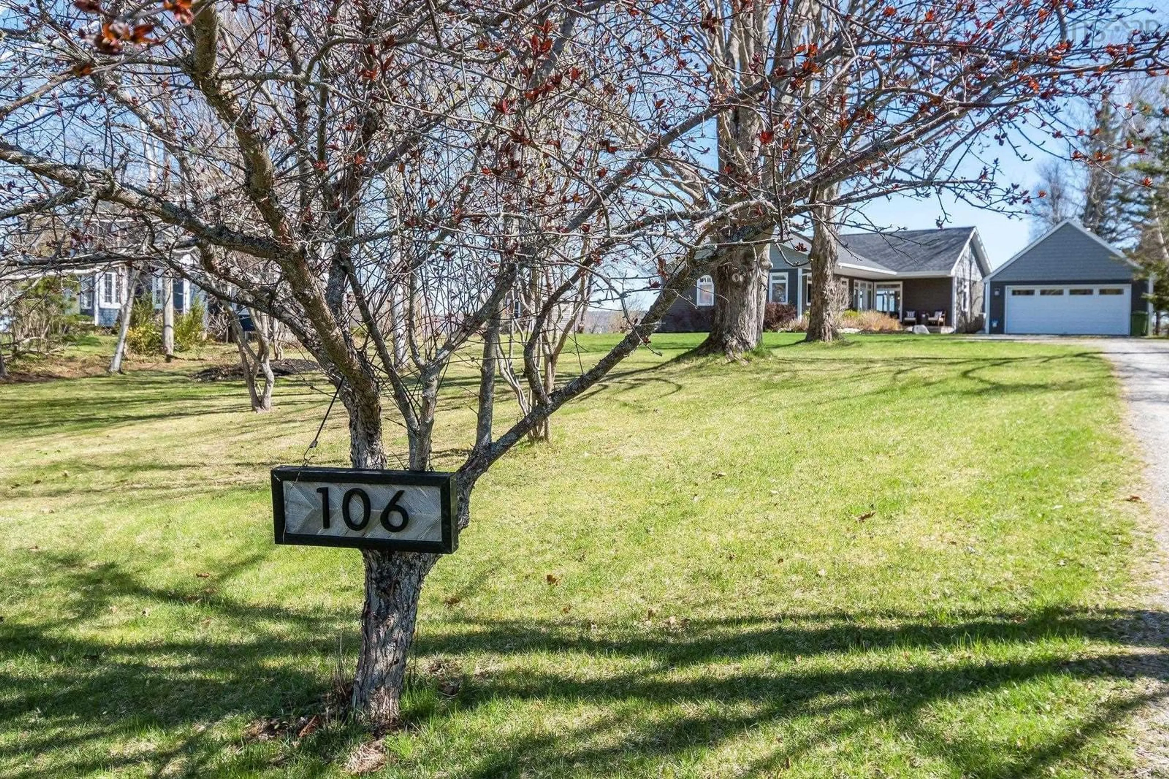A pic from outside/outdoor area/front of a property/back of a property/a pic from drone, street for 106 Avon St, Hants Border Nova Scotia B0P 1P0
