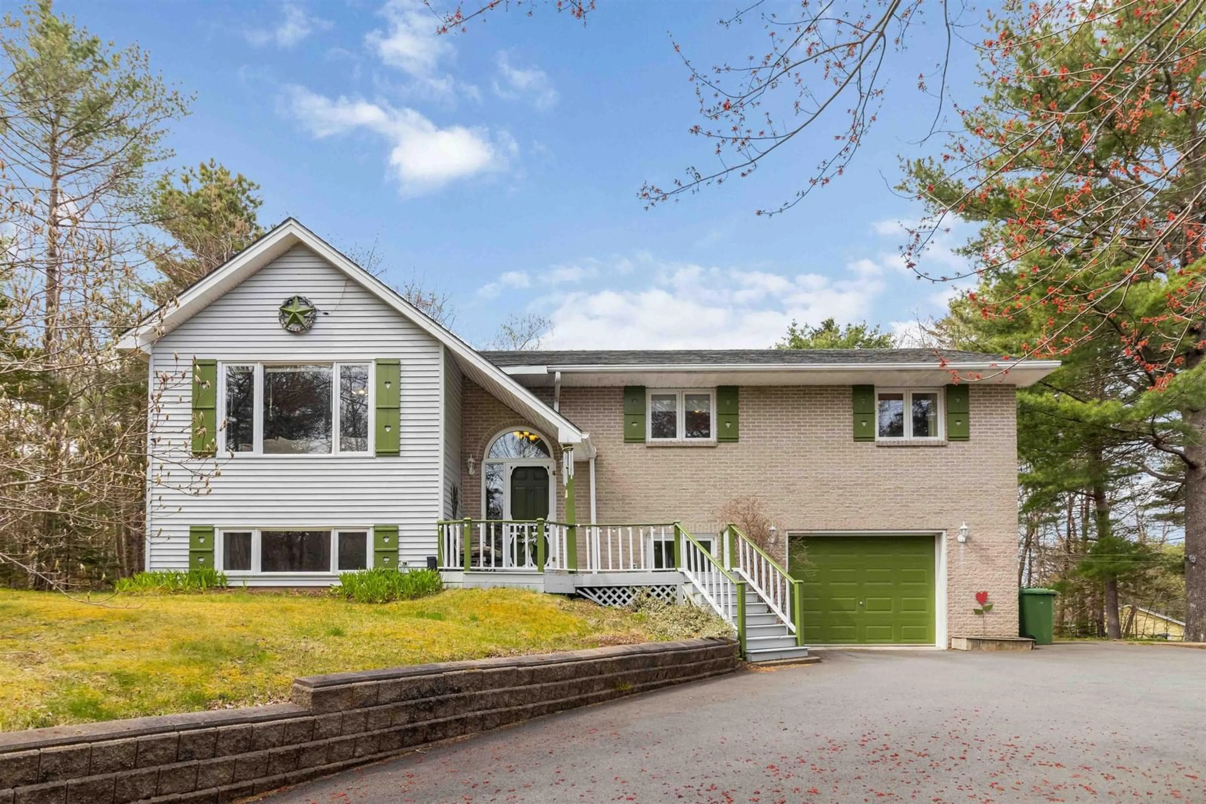 Home with vinyl exterior material, street for 43 Stone Mount Dr, Lower Sackville Nova Scotia B4C 4A2