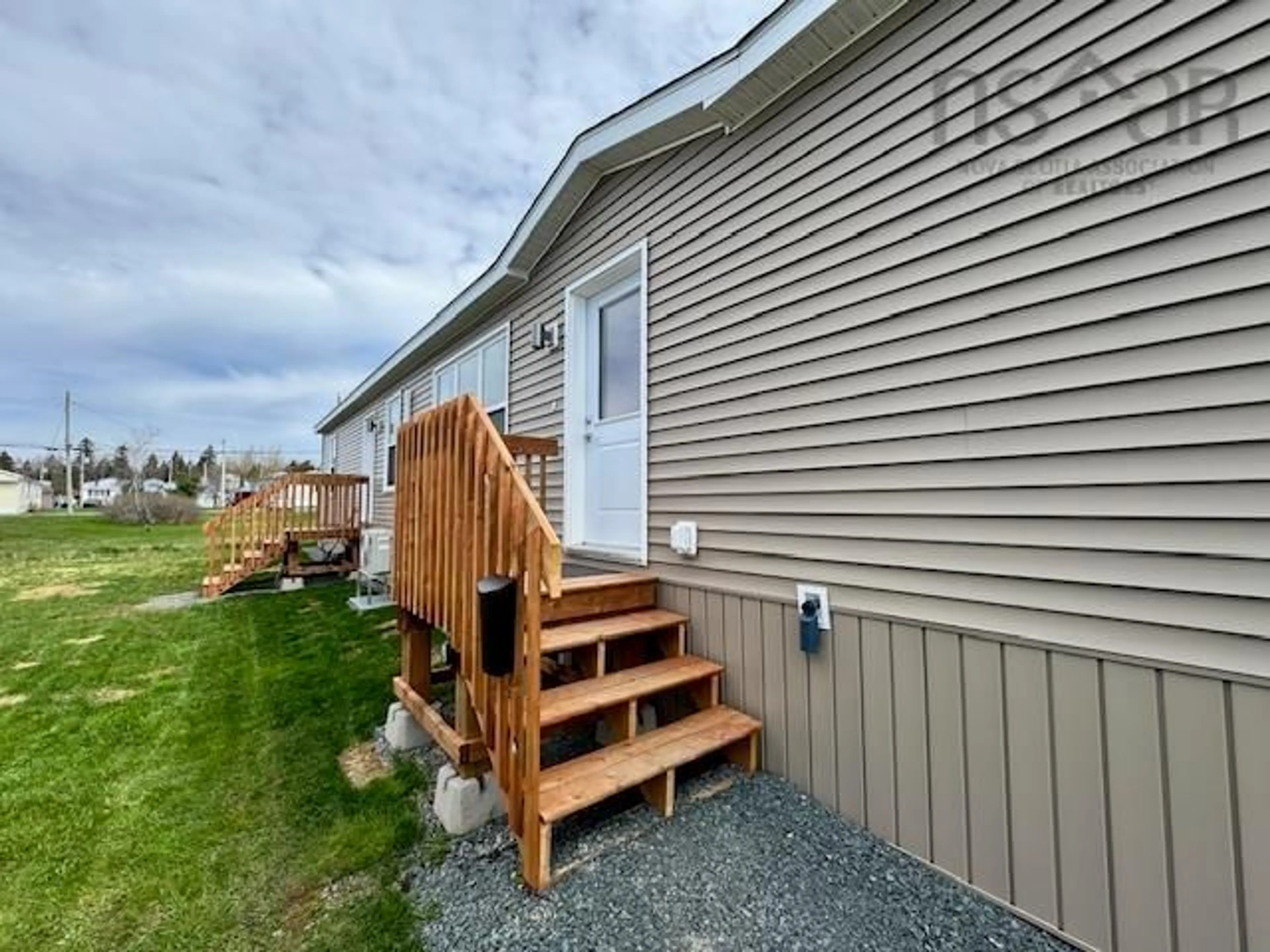 Home with vinyl exterior material, unknown for 3 Nathaniel Ave, Mount Uniacke Nova Scotia B0N 1Z0