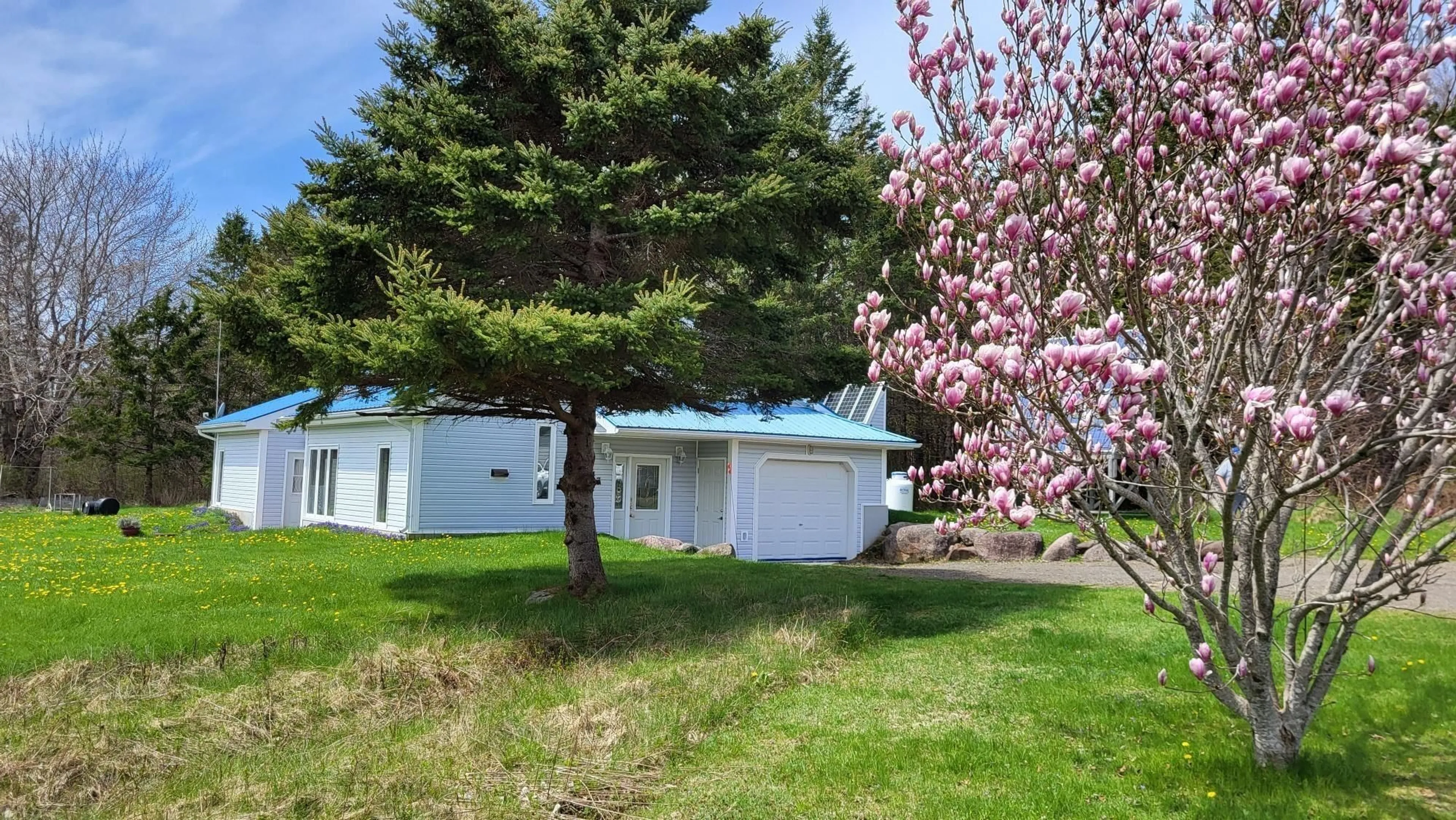A pic from outside/outdoor area/front of a property/back of a property/a pic from drone, water/lake/river/ocean view for 5047 Granville Road, Granville Ferry Nova Scotia B0S 1A0