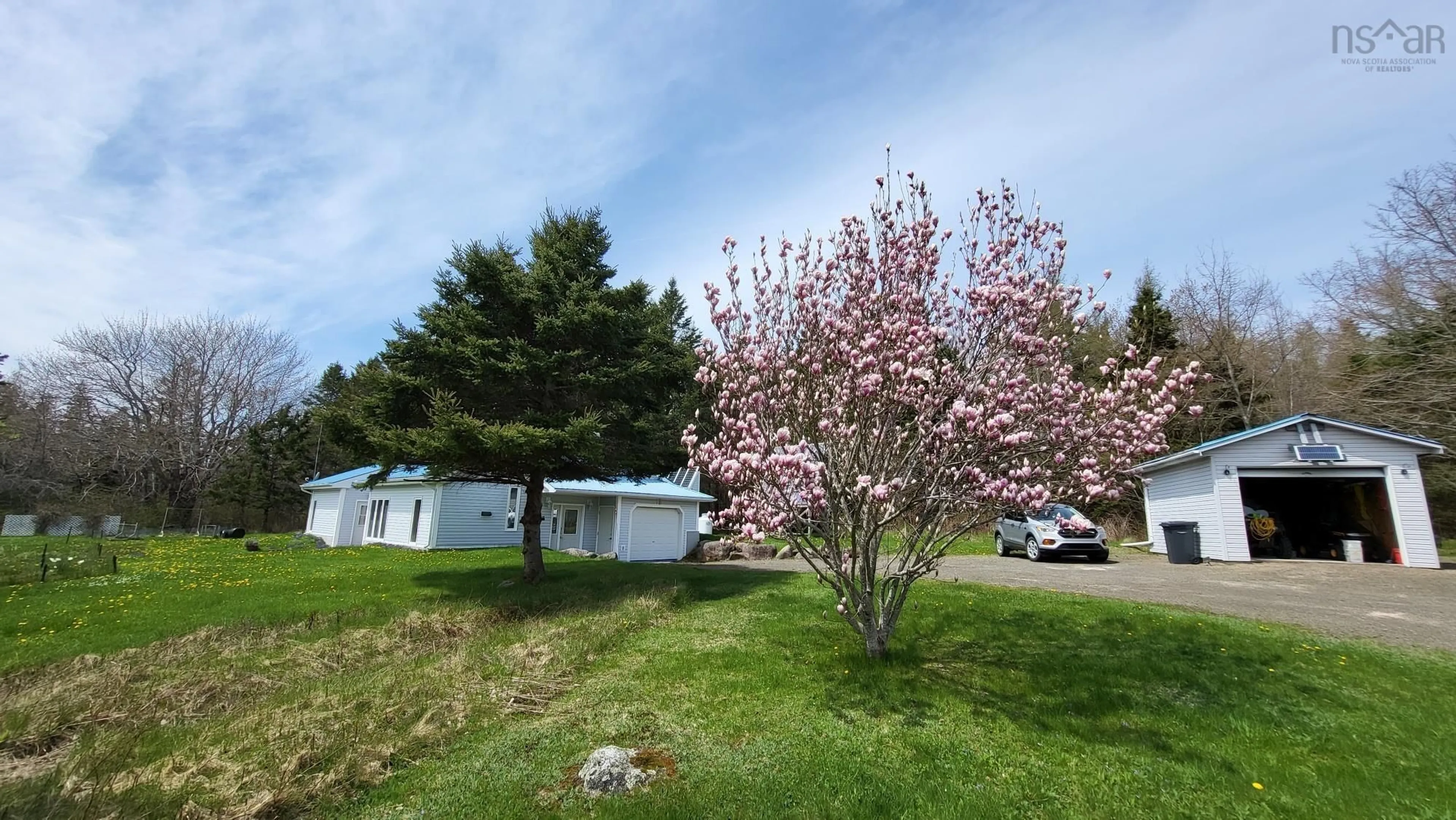 A pic from outside/outdoor area/front of a property/back of a property/a pic from drone, unknown for 5047 Granville Road, Granville Ferry Nova Scotia B0S 1A0