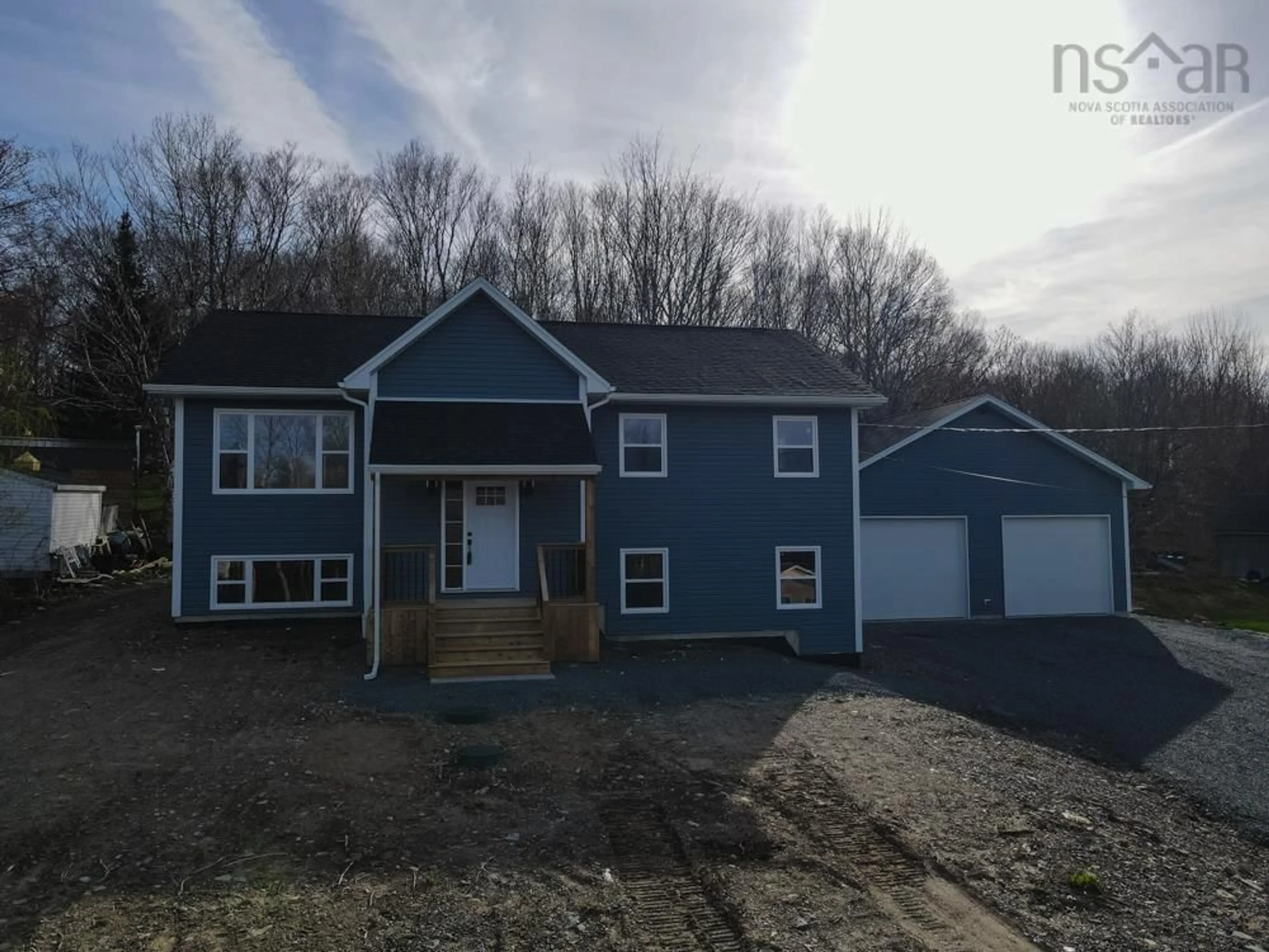 Home with vinyl exterior material, building for 1122 Highway 1, Mount Uniacke Nova Scotia B0N 1Z0