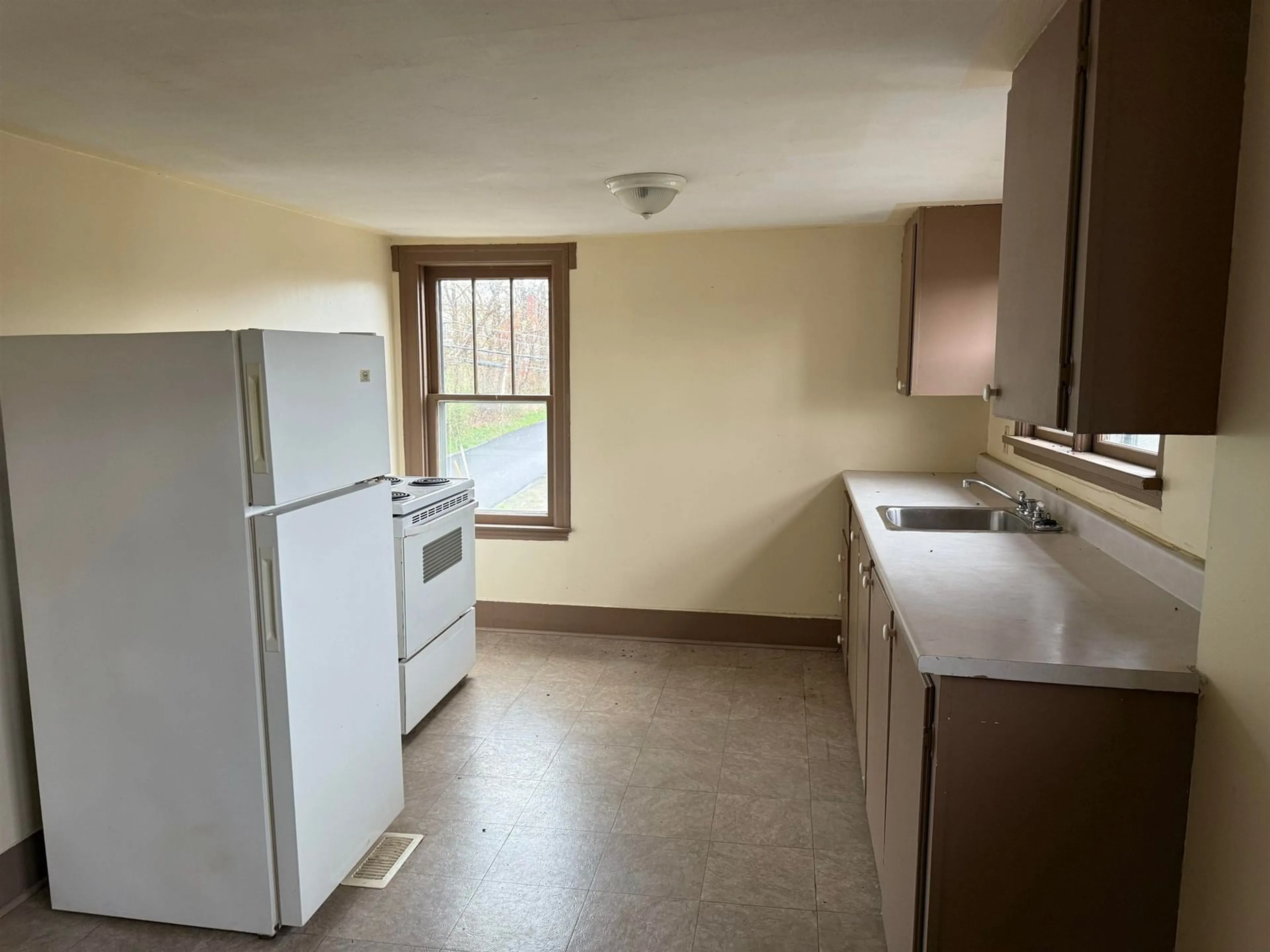 Standard kitchen, unknown for 56 Albion St, New Glasgow Nova Scotia B2H 1N3