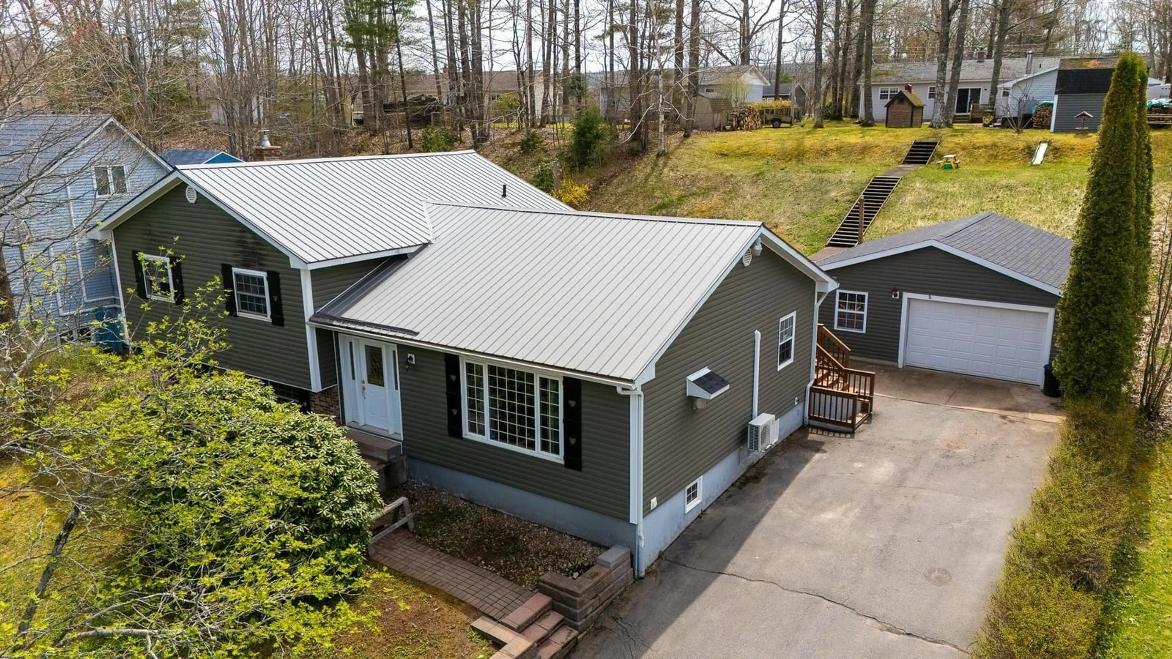 A pic from outside/outdoor area/front of a property/back of a property/a pic from drone, street for 2860 Kenneth Ave, Coldbrook Nova Scotia B4R 1A4