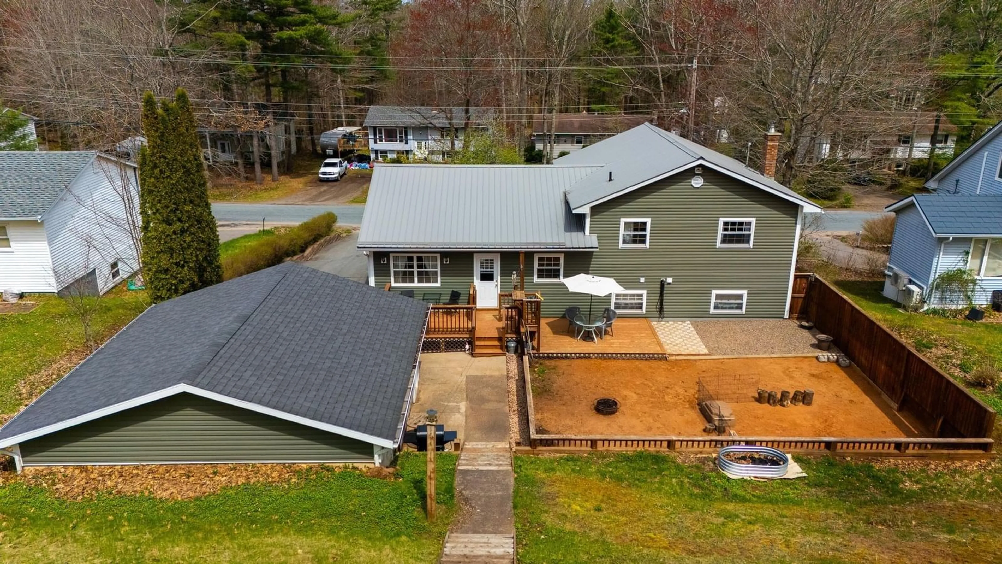 A pic from outside/outdoor area/front of a property/back of a property/a pic from drone, street for 2860 Kenneth Ave, Coldbrook Nova Scotia B4R 1A4