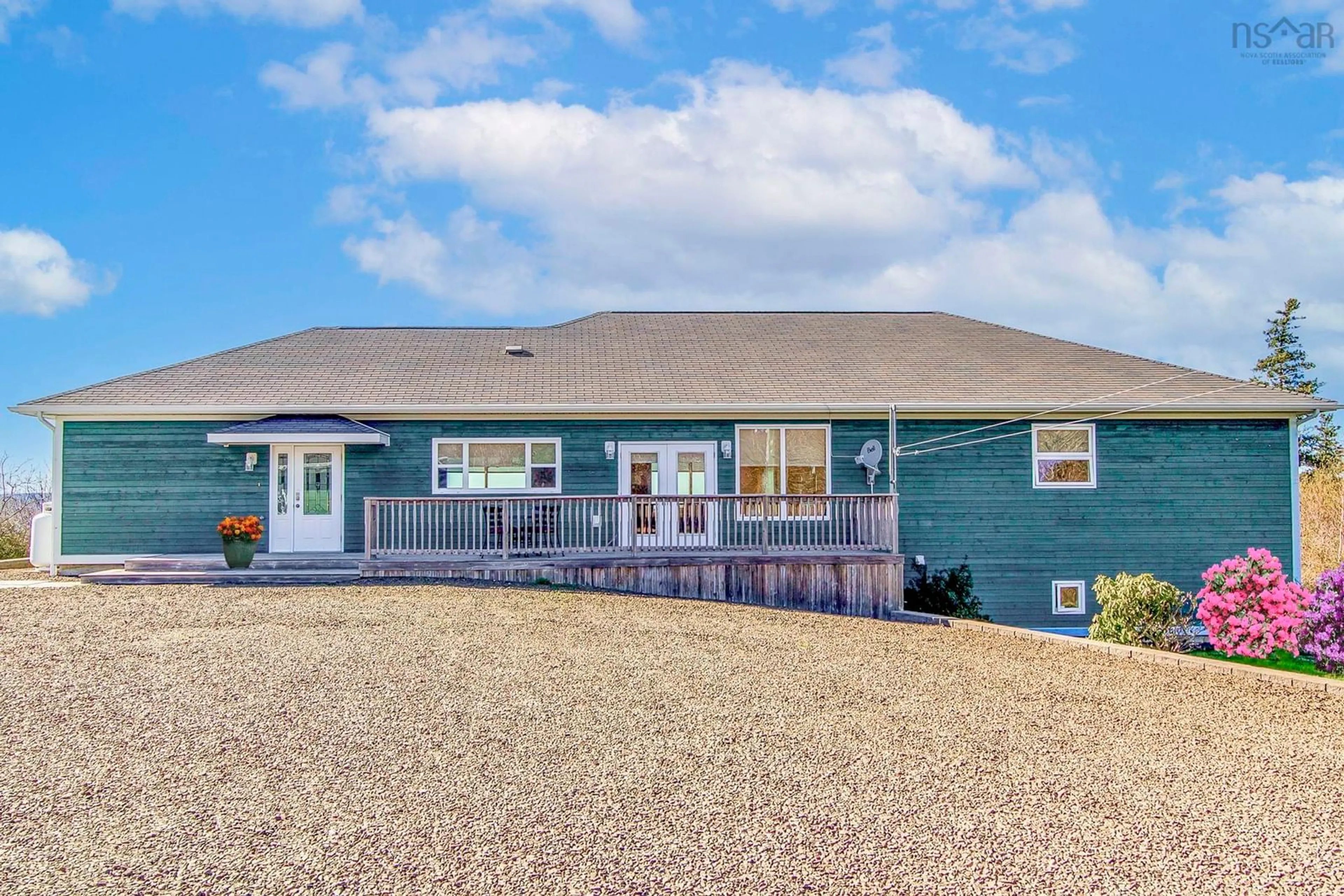 Home with vinyl exterior material, unknown for 10 Basin View Dr, Smiths Cove Nova Scotia B0S 1S0