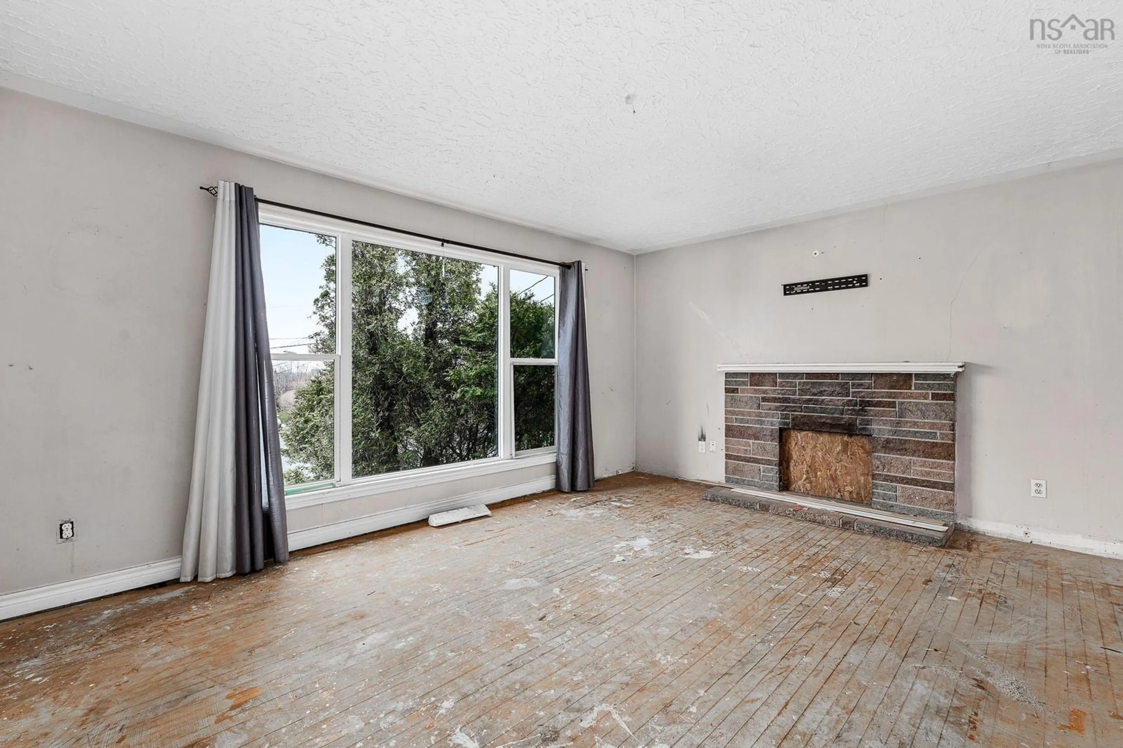 A pic of a room for 18 Edmond Dr, Dartmouth Nova Scotia B2W 2K2