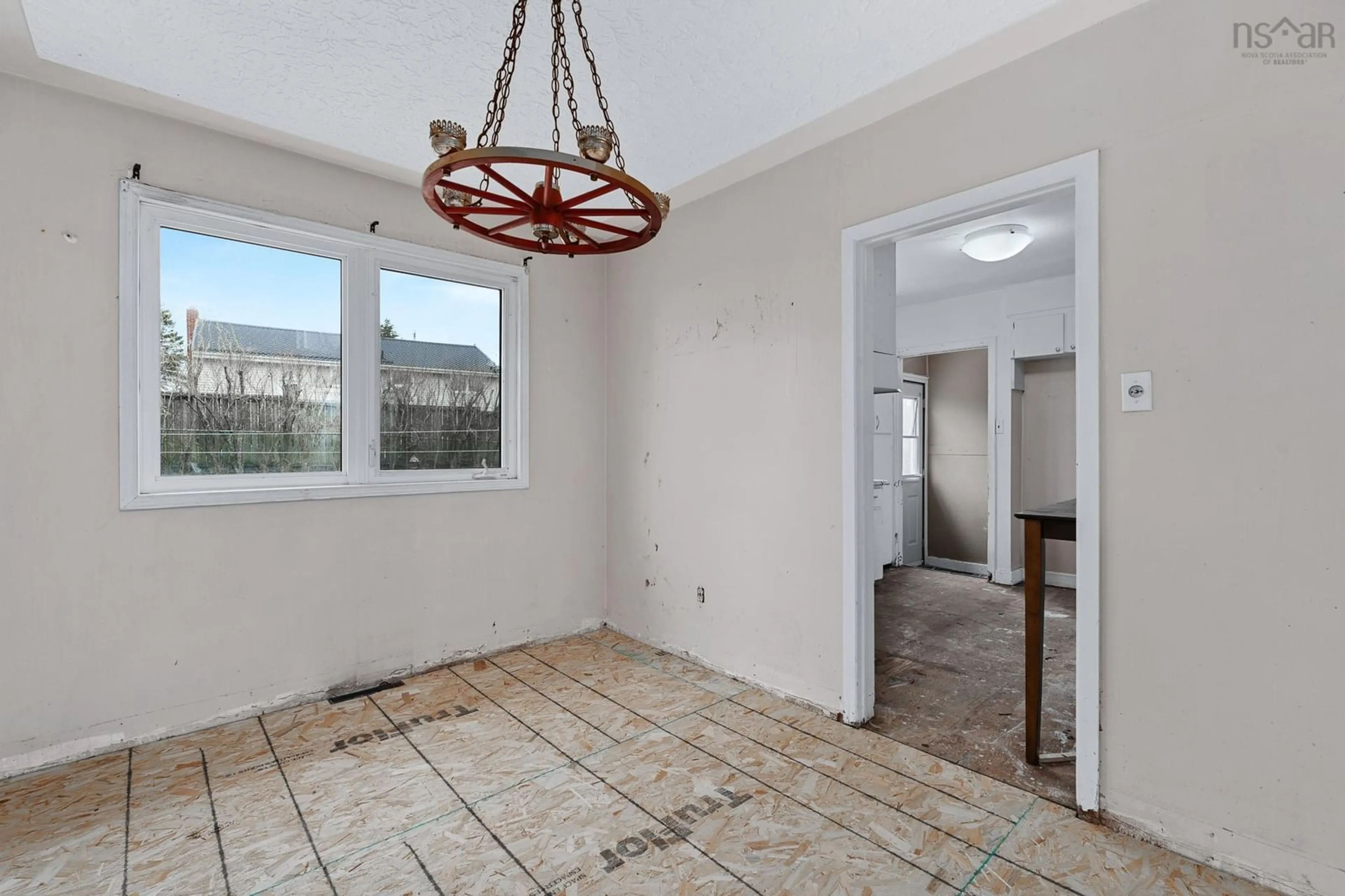 A pic of a room for 18 Edmond Dr, Dartmouth Nova Scotia B2W 2K2