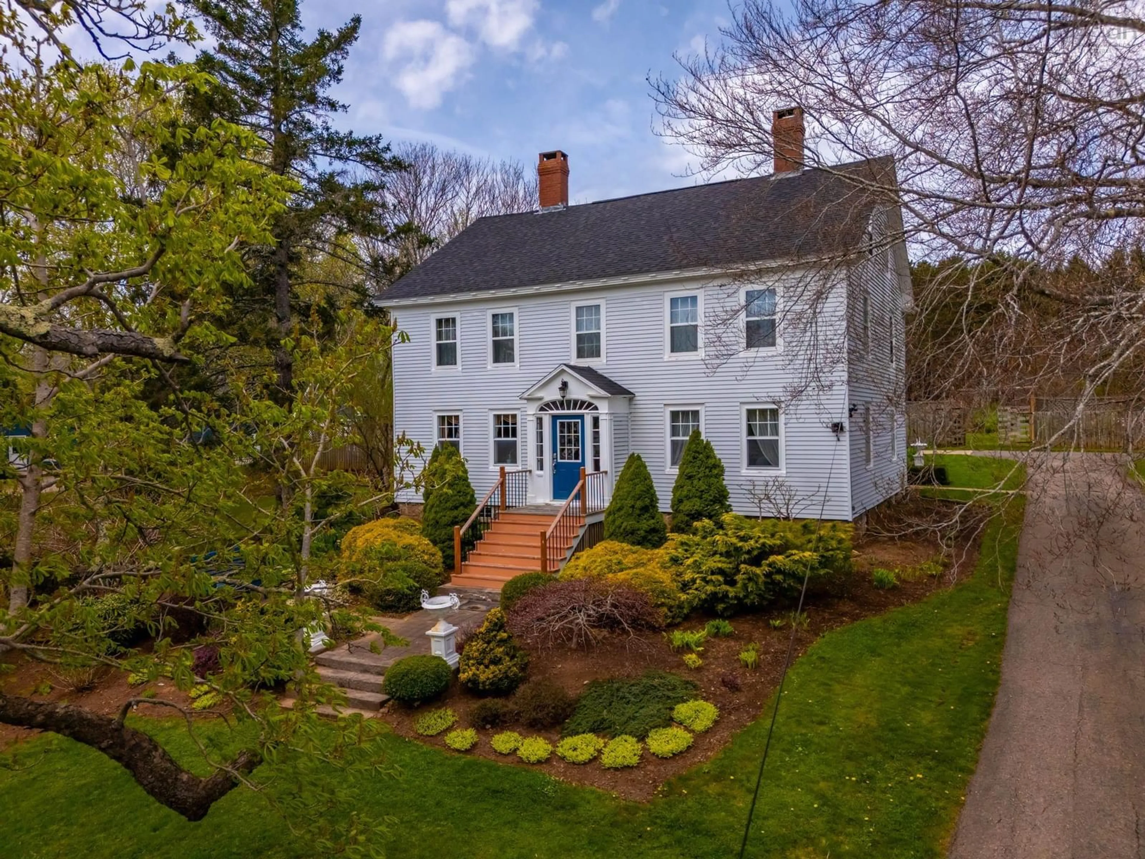 A pic from outside/outdoor area/front of a property/back of a property/a pic from drone, street for 5315 Granville Rd, Granville Ferry Nova Scotia B0S 1K0