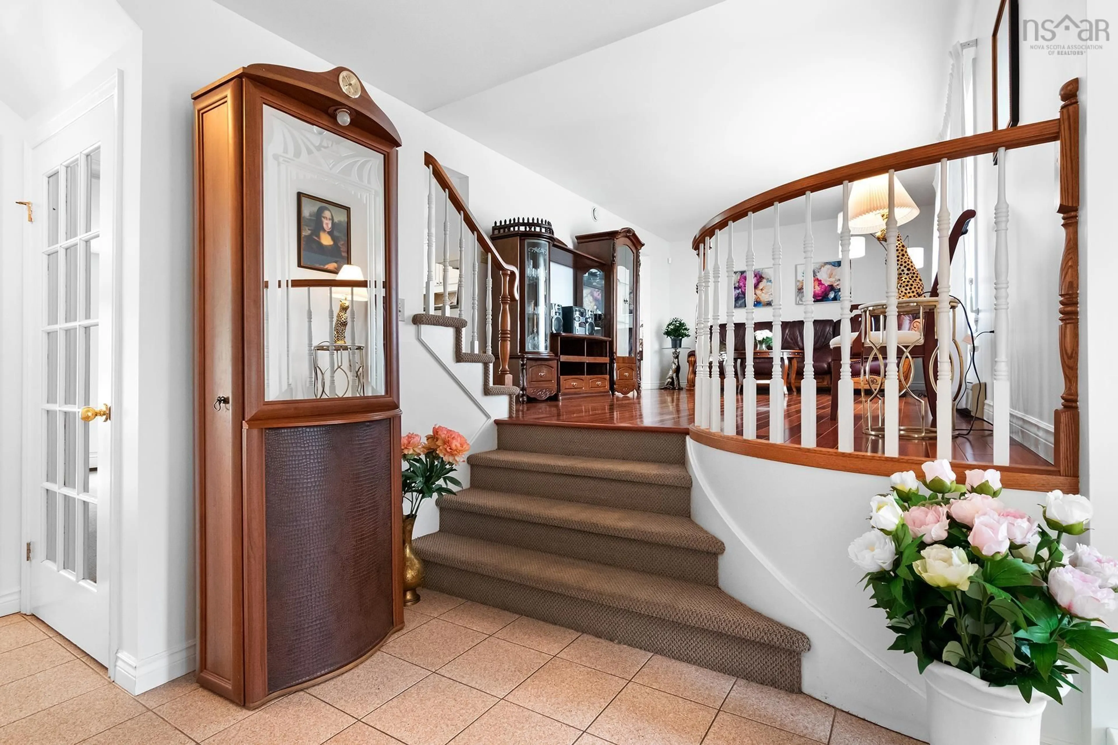 Indoor foyer for 14 Brackley Pl, Halifax Nova Scotia B3M 4H2