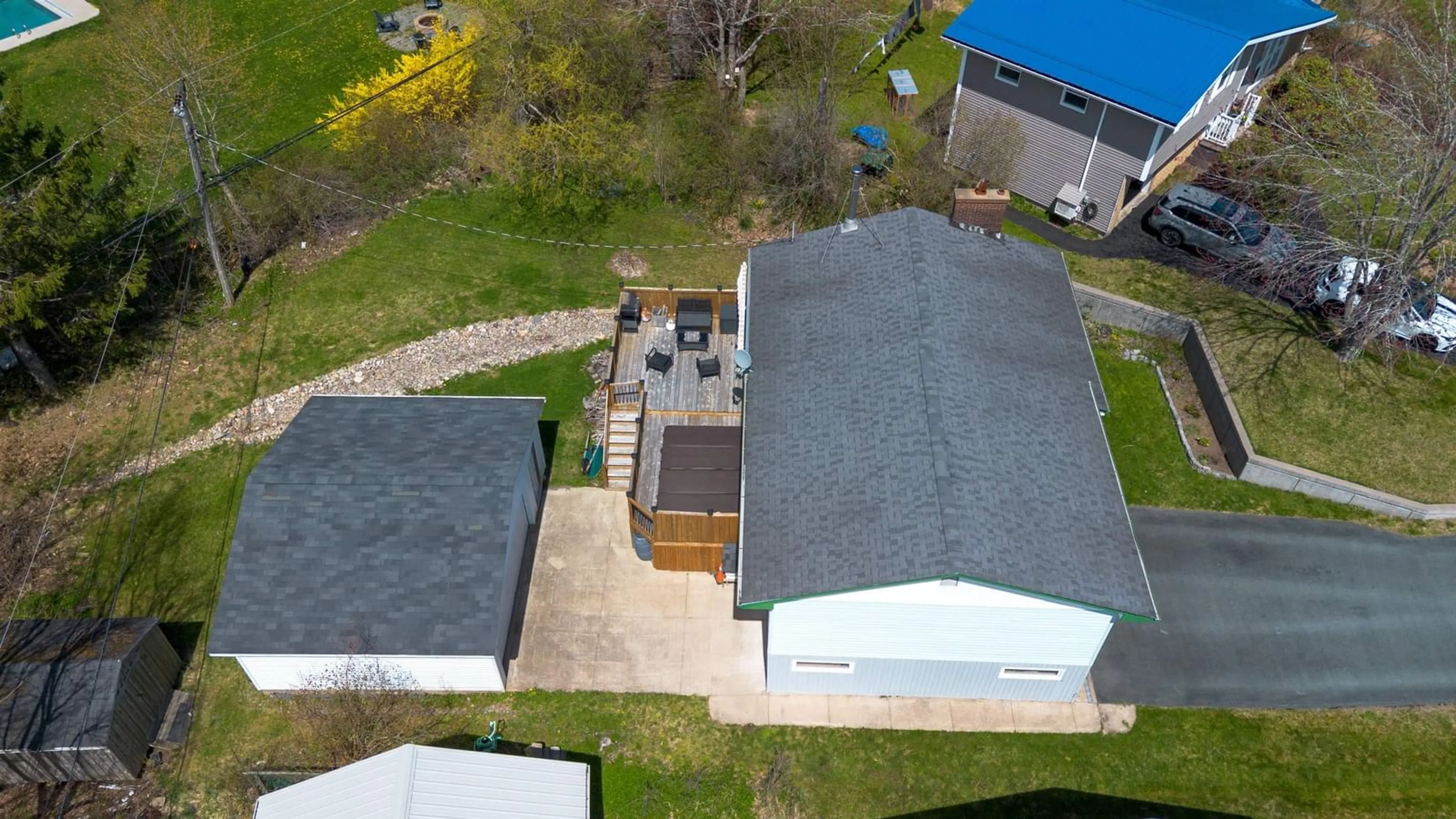A pic from outside/outdoor area/front of a property/back of a property/a pic from drone, unknown for 106 Belleshire Dr, Lower Sackville Nova Scotia B4C 1M7
