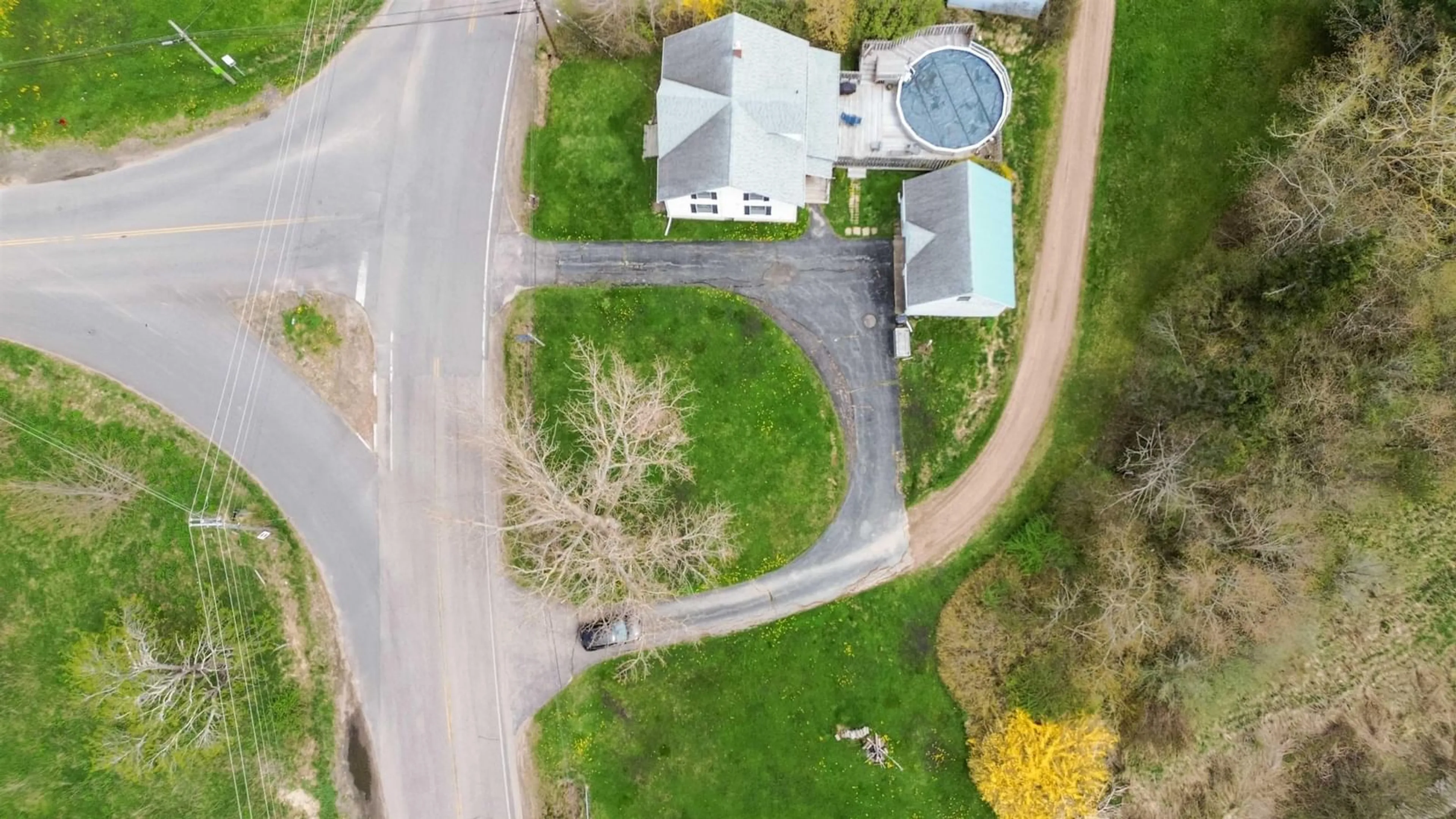 A pic from outside/outdoor area/front of a property/back of a property/a pic from drone, street for 4164 Highway 201, Bridgetown Nova Scotia B0S 1C0