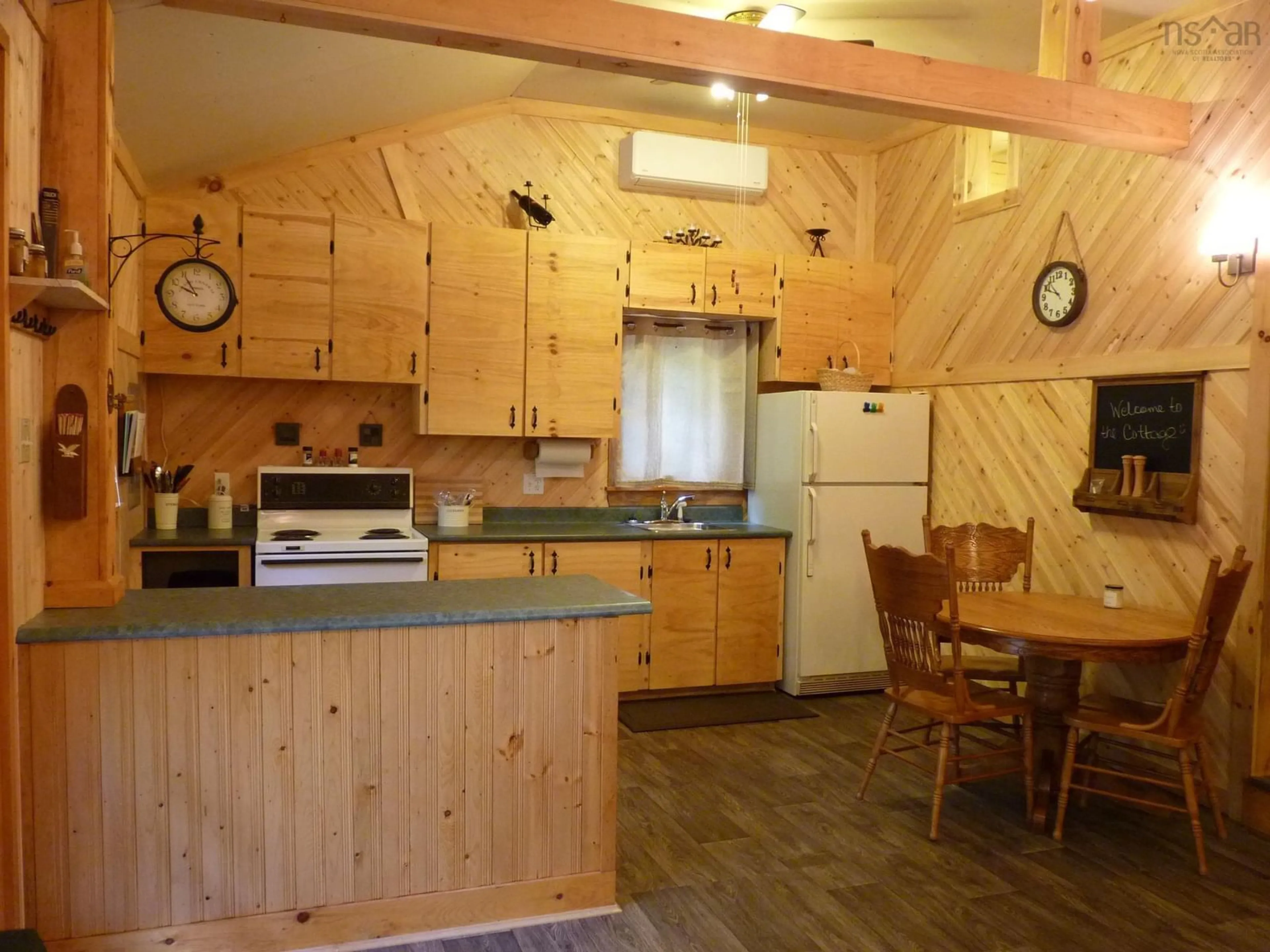 Standard kitchen, wood/laminate floor for 65 Owl Pass, Vaughan Nova Scotia B0N 1Z0
