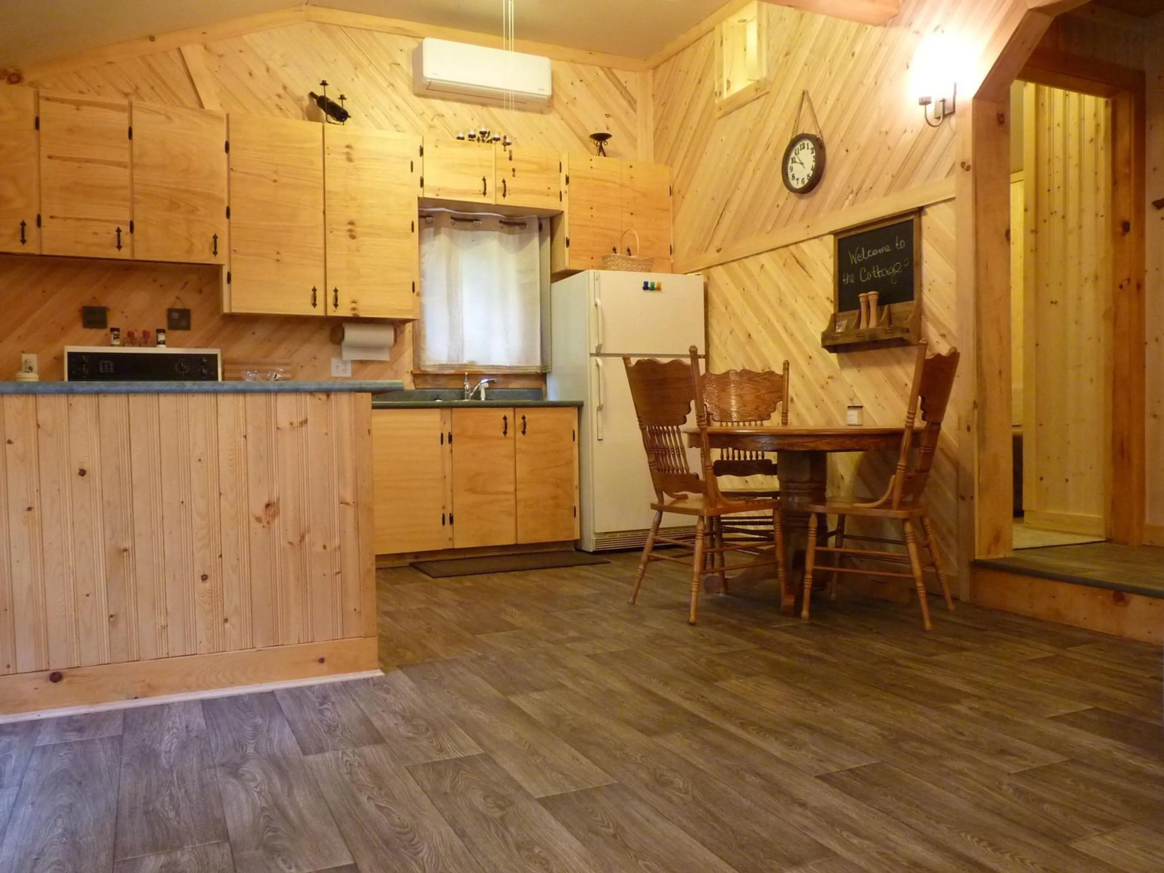 Standard kitchen, wood/laminate floor for 65 Owl Pass, Vaughan Nova Scotia B0N 1Z0