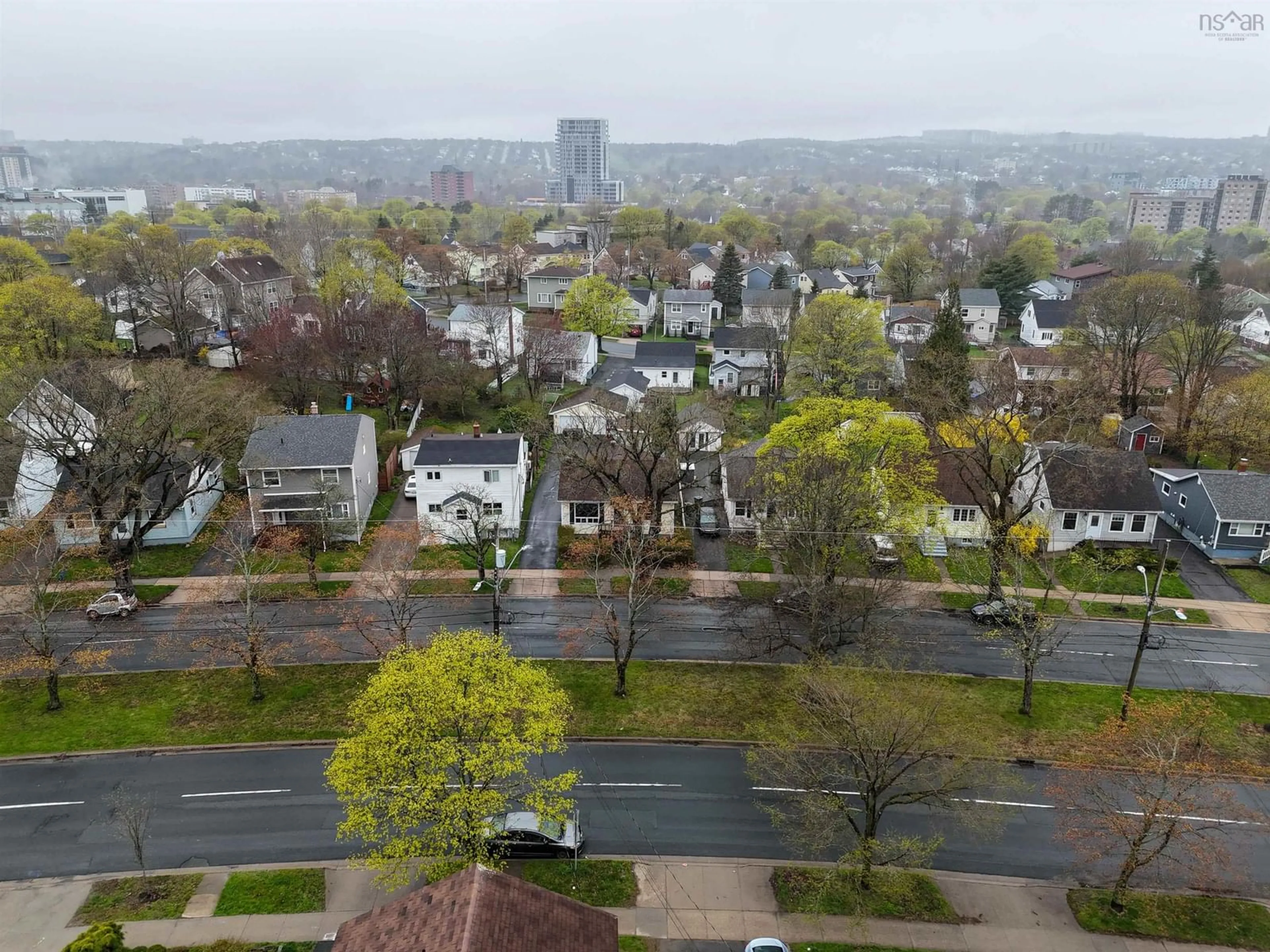 A pic from outside/outdoor area/front of a property/back of a property/a pic from drone, unknown for 3204 Connaught Ave, Halifax Nova Scotia B3L 3B3