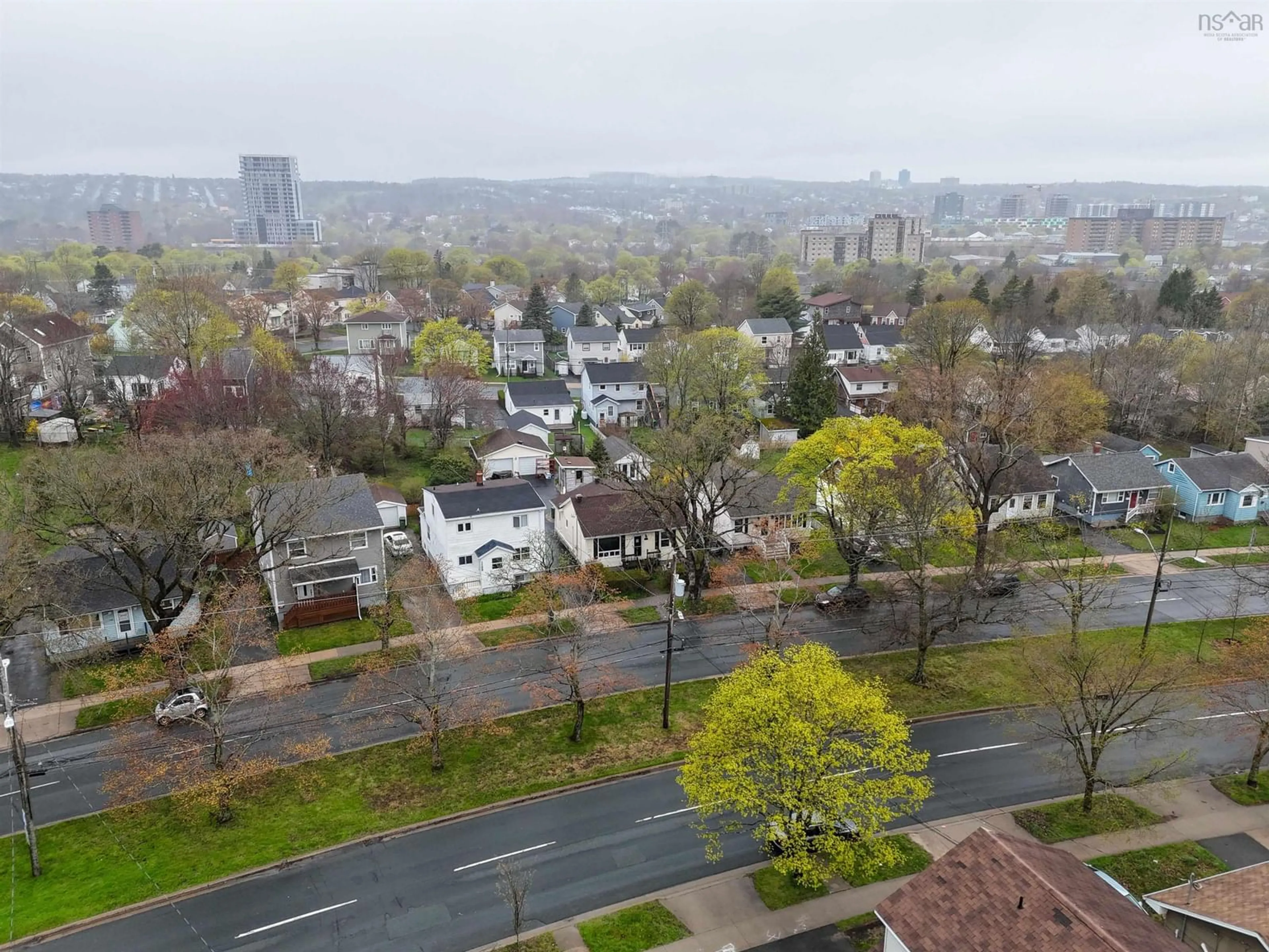 A pic from outside/outdoor area/front of a property/back of a property/a pic from drone, city buildings view from balcony for 3204 Connaught Ave, Halifax Nova Scotia B3L 3B3