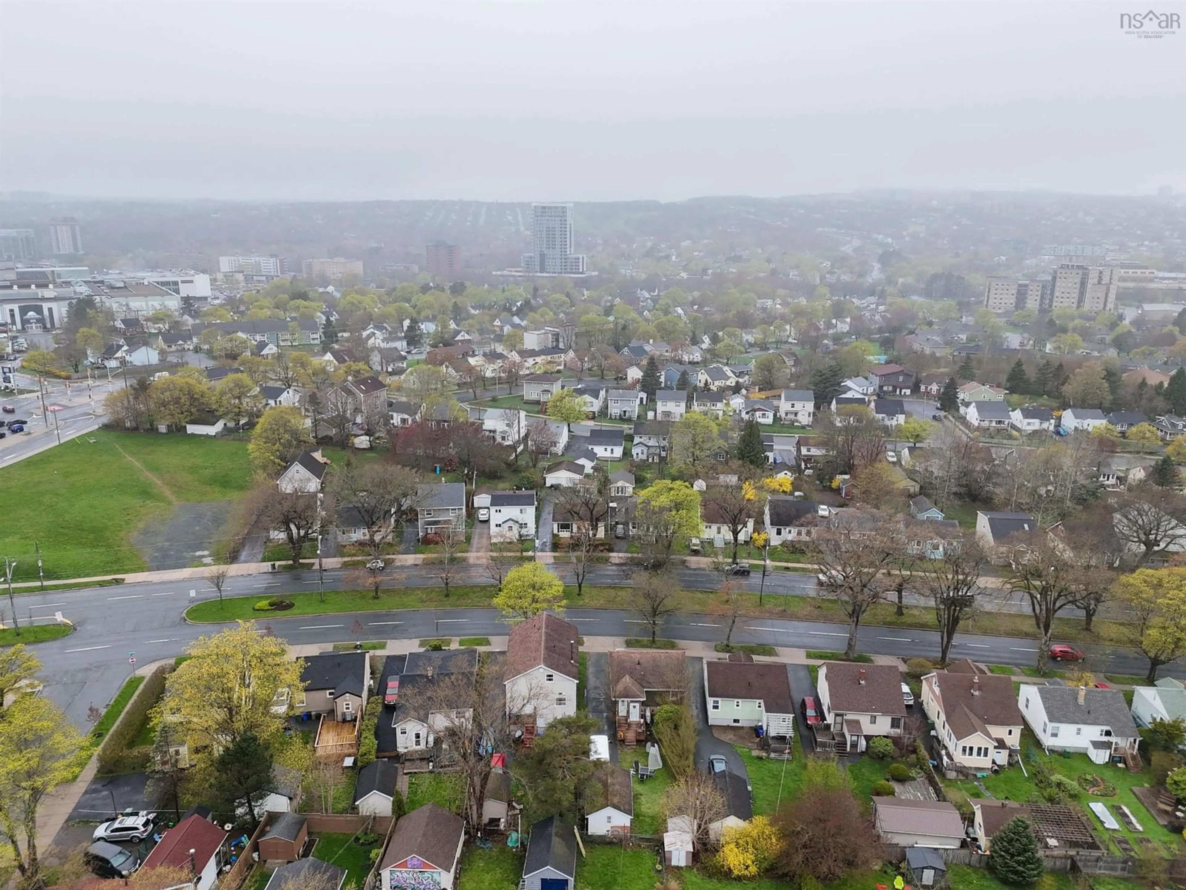 A pic from outside/outdoor area/front of a property/back of a property/a pic from drone, unknown for 3204 Connaught Ave, Halifax Nova Scotia B3L 3B3