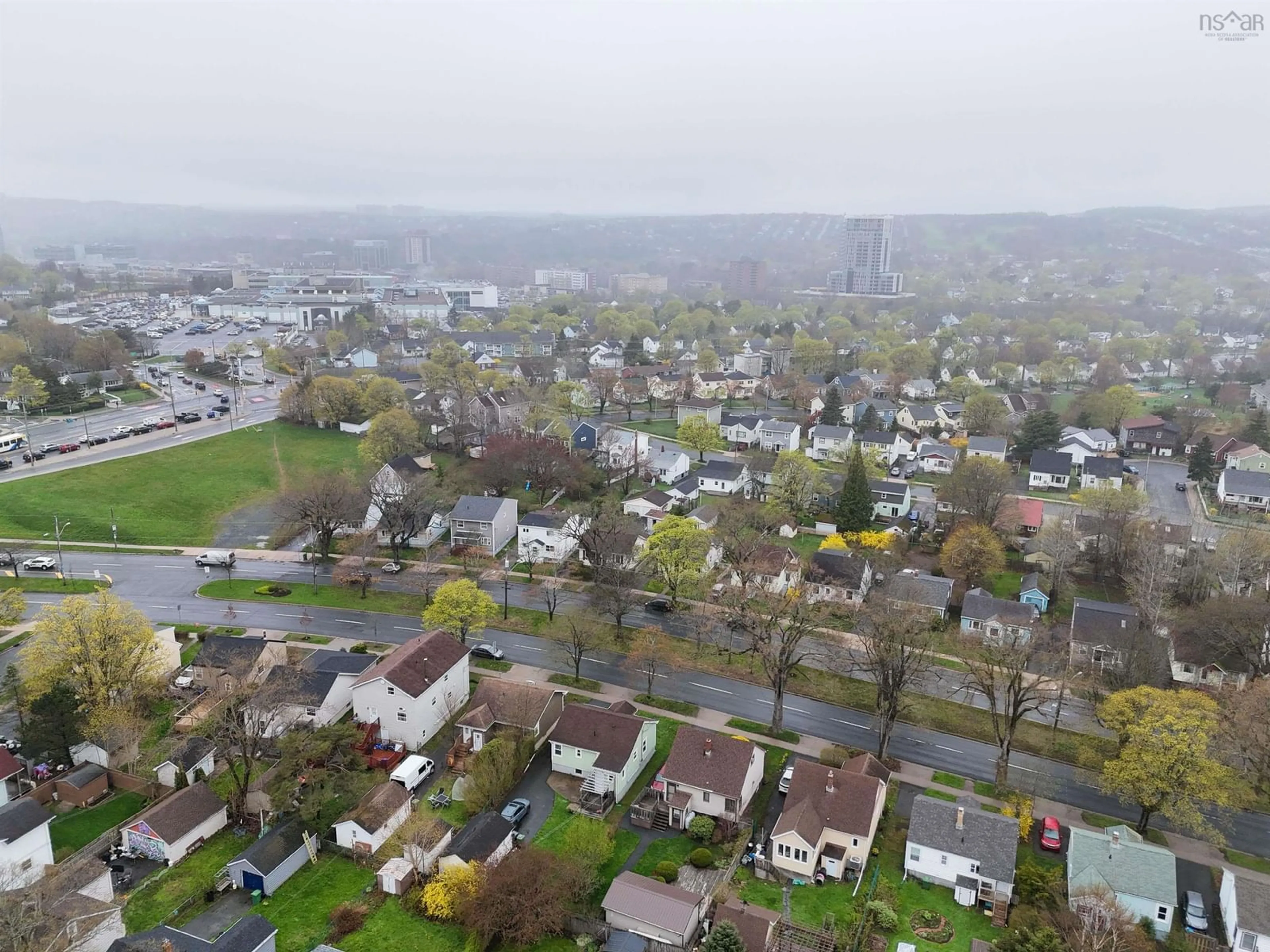 A pic from outside/outdoor area/front of a property/back of a property/a pic from drone, street for 3204 Connaught Ave, Halifax Nova Scotia B3L 3B3