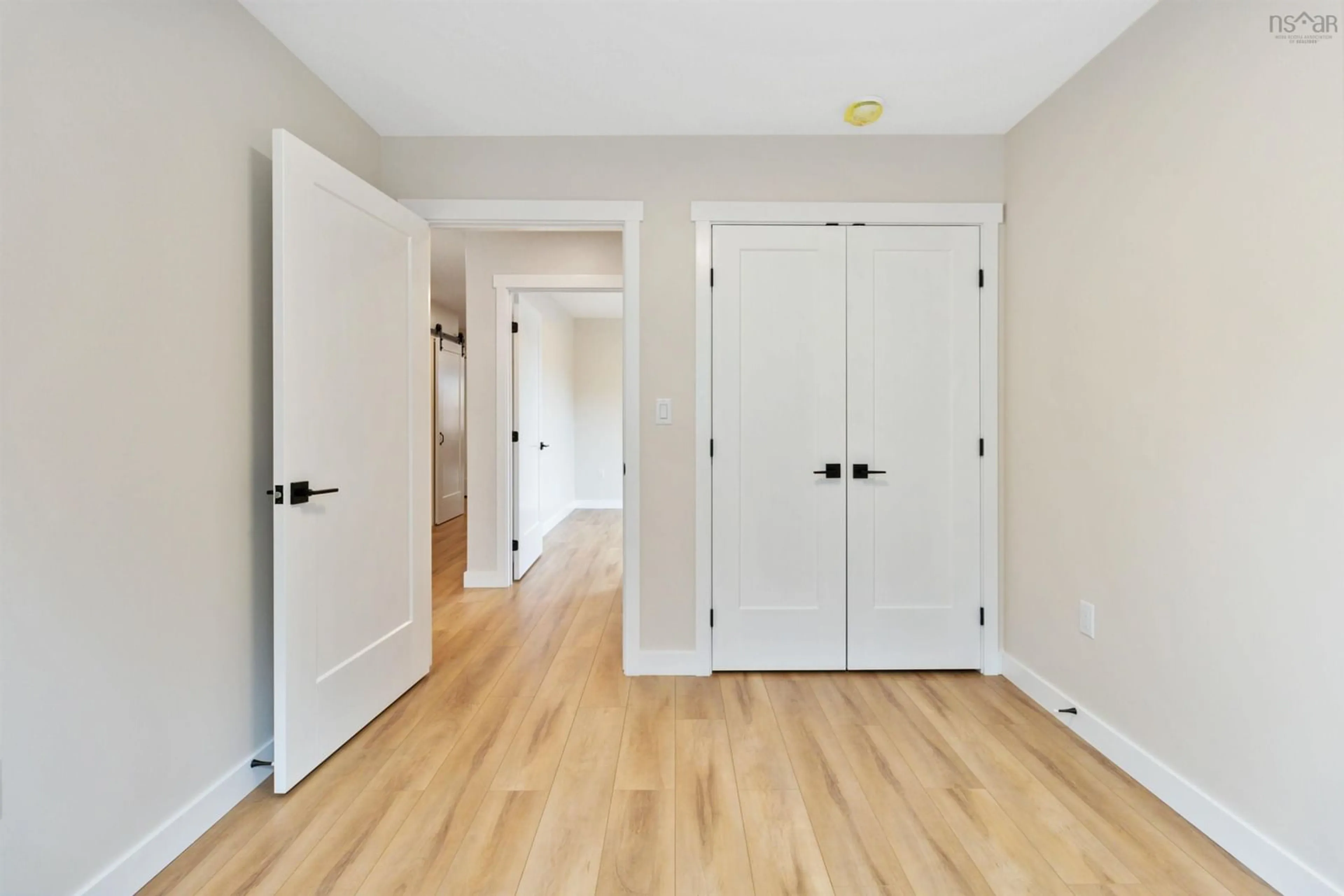 Indoor entryway for 499 Glenn Allan Dr, Bridgewater Nova Scotia B4V 0B1