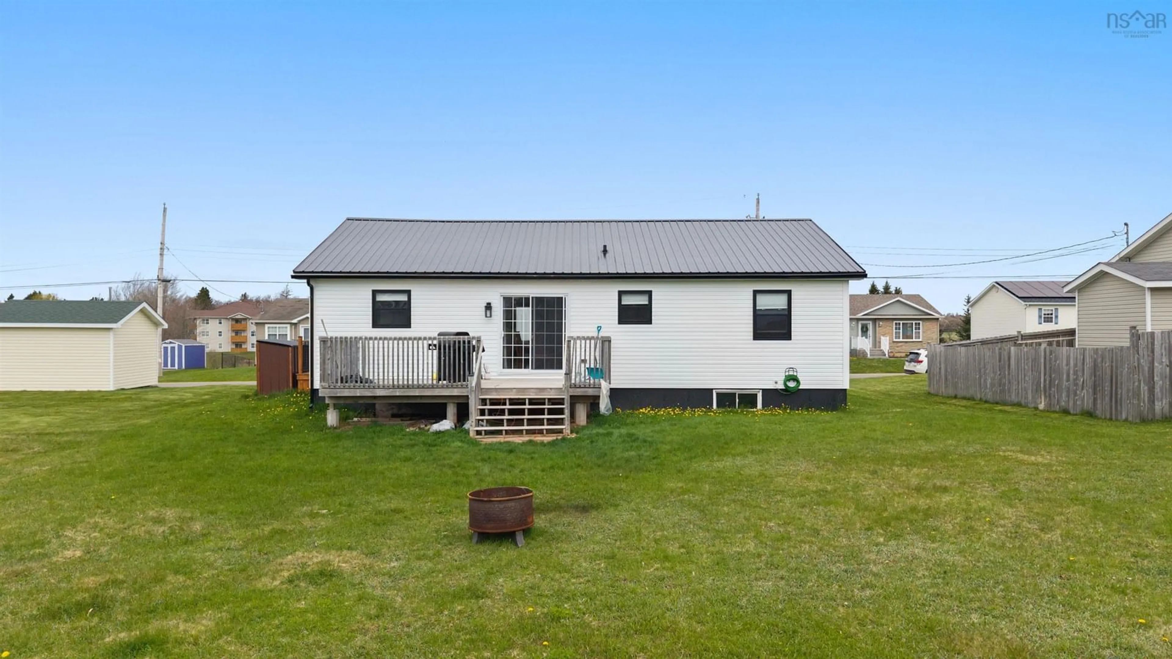 A pic from outside/outdoor area/front of a property/back of a property/a pic from drone, building for 9 Webster St, Amherst Nova Scotia B4H 0A6