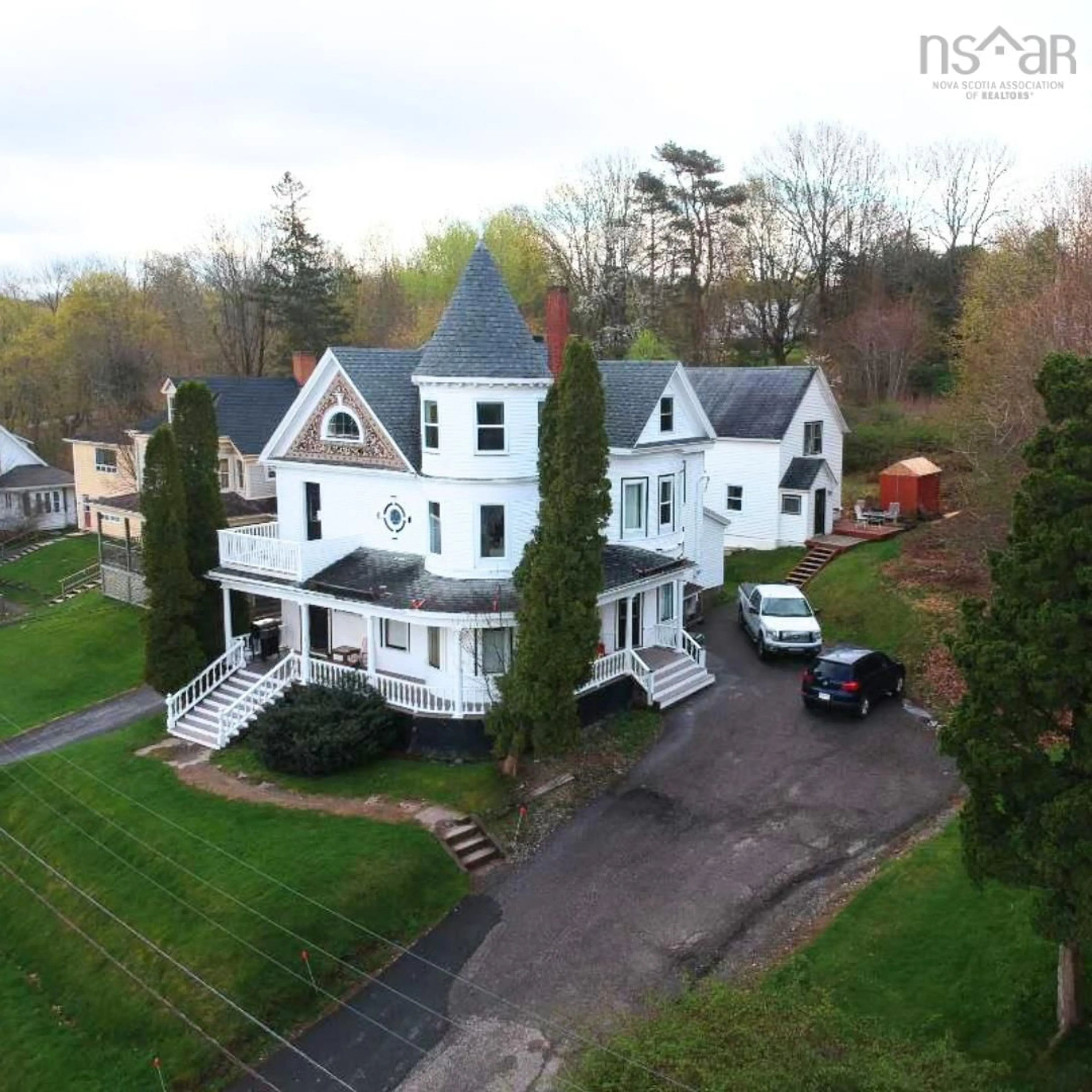 A pic from outside/outdoor area/front of a property/back of a property/a pic from drone, street for 21 Prospect St, Wolfville Nova Scotia B4P 1L3