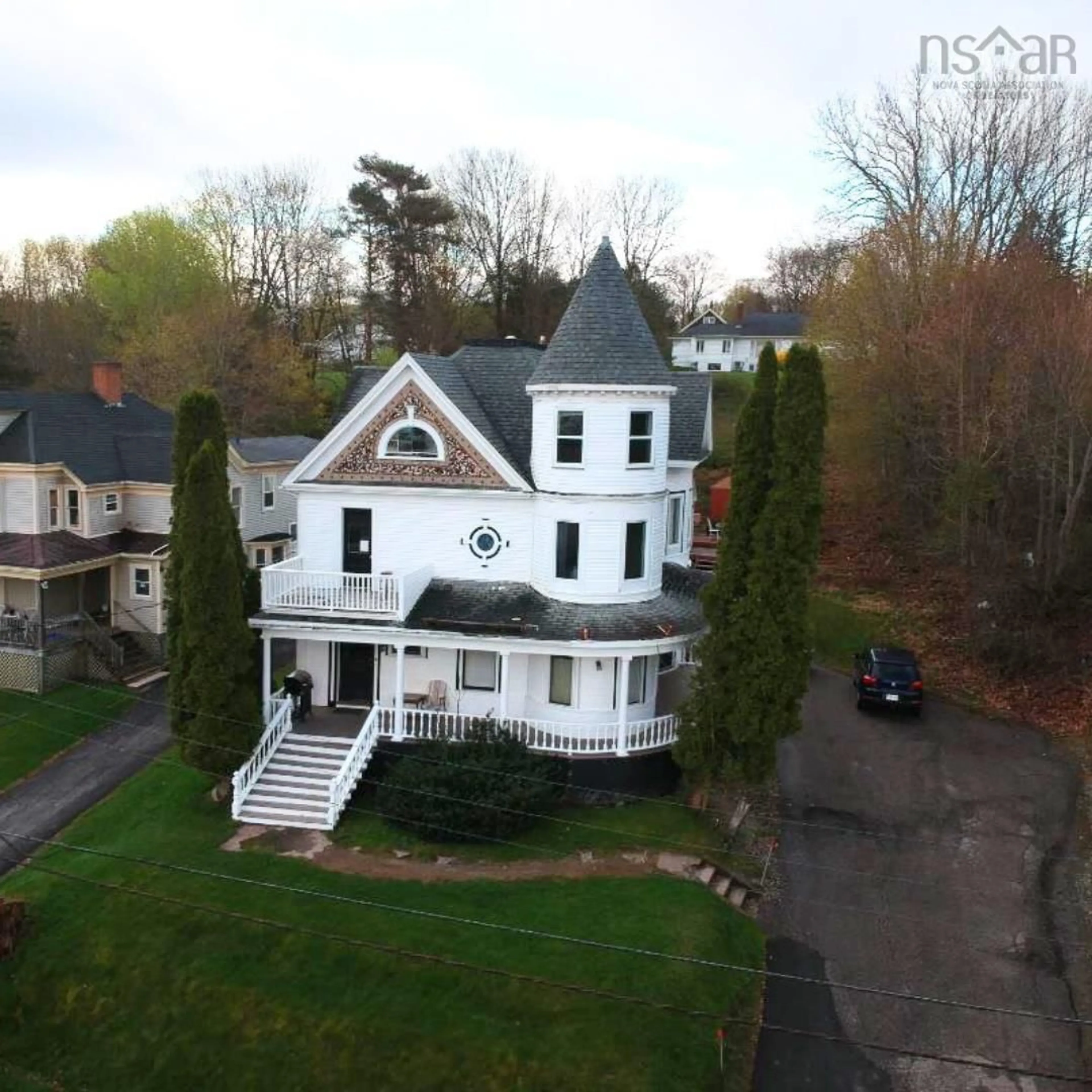 A pic from outside/outdoor area/front of a property/back of a property/a pic from drone, street for 21 Prospect St, Wolfville Nova Scotia B4P 1L3