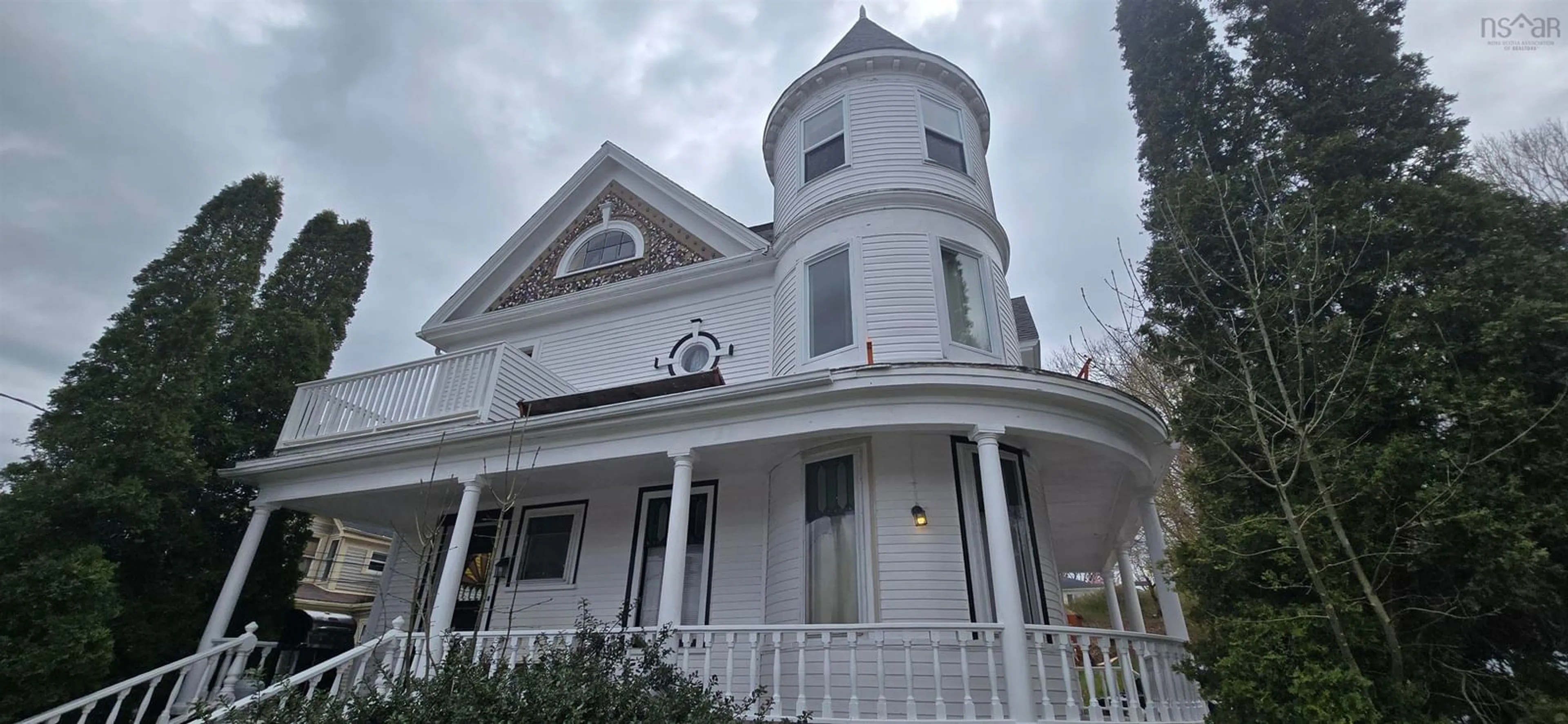Home with vinyl exterior material, street for 21 Prospect St, Wolfville Nova Scotia B4P 1L3