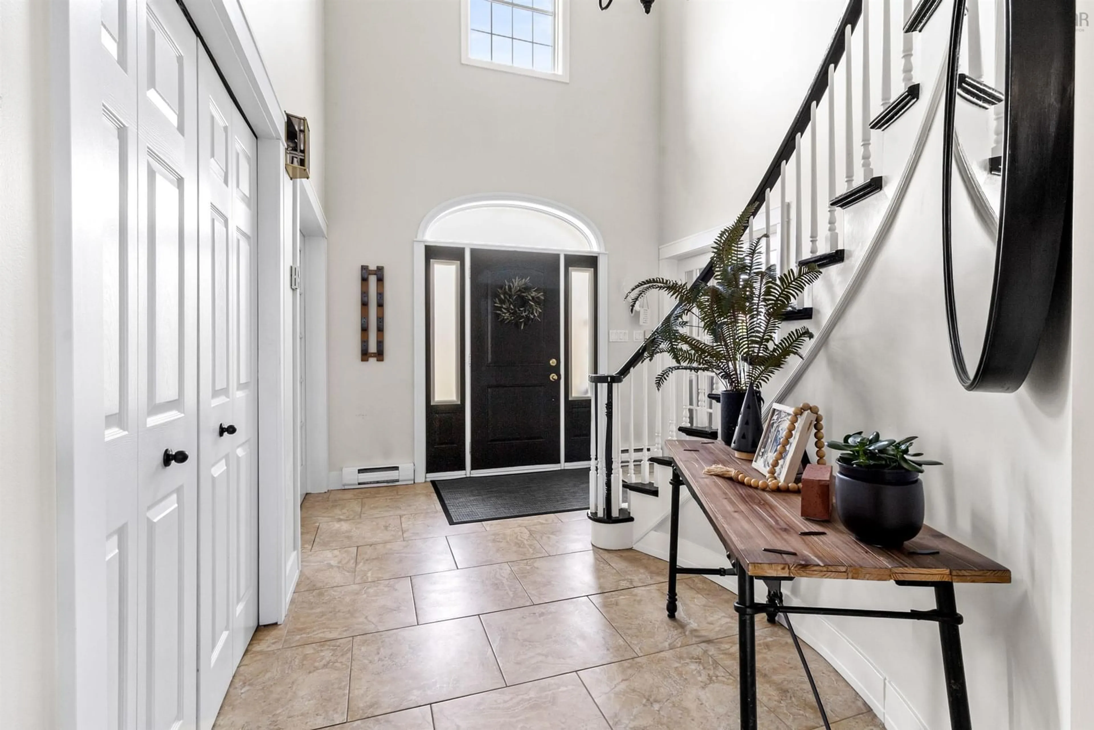 Indoor entryway for 3 Chessvale Close, Halifax Nova Scotia B3M 4C6