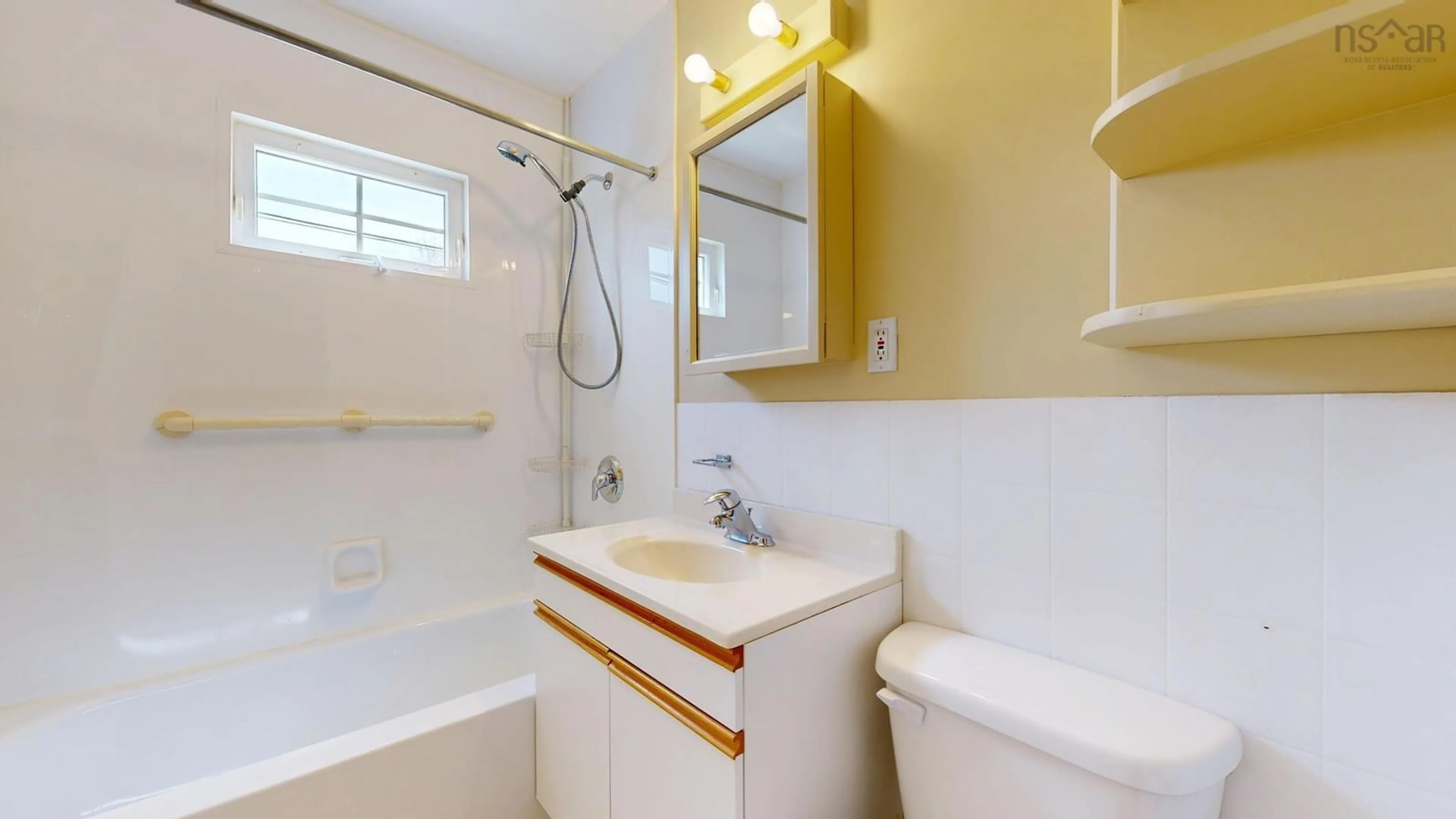 Standard bathroom, ceramic/tile floor for 997 Argus Dr, Greenwood Nova Scotia B0P 1R0