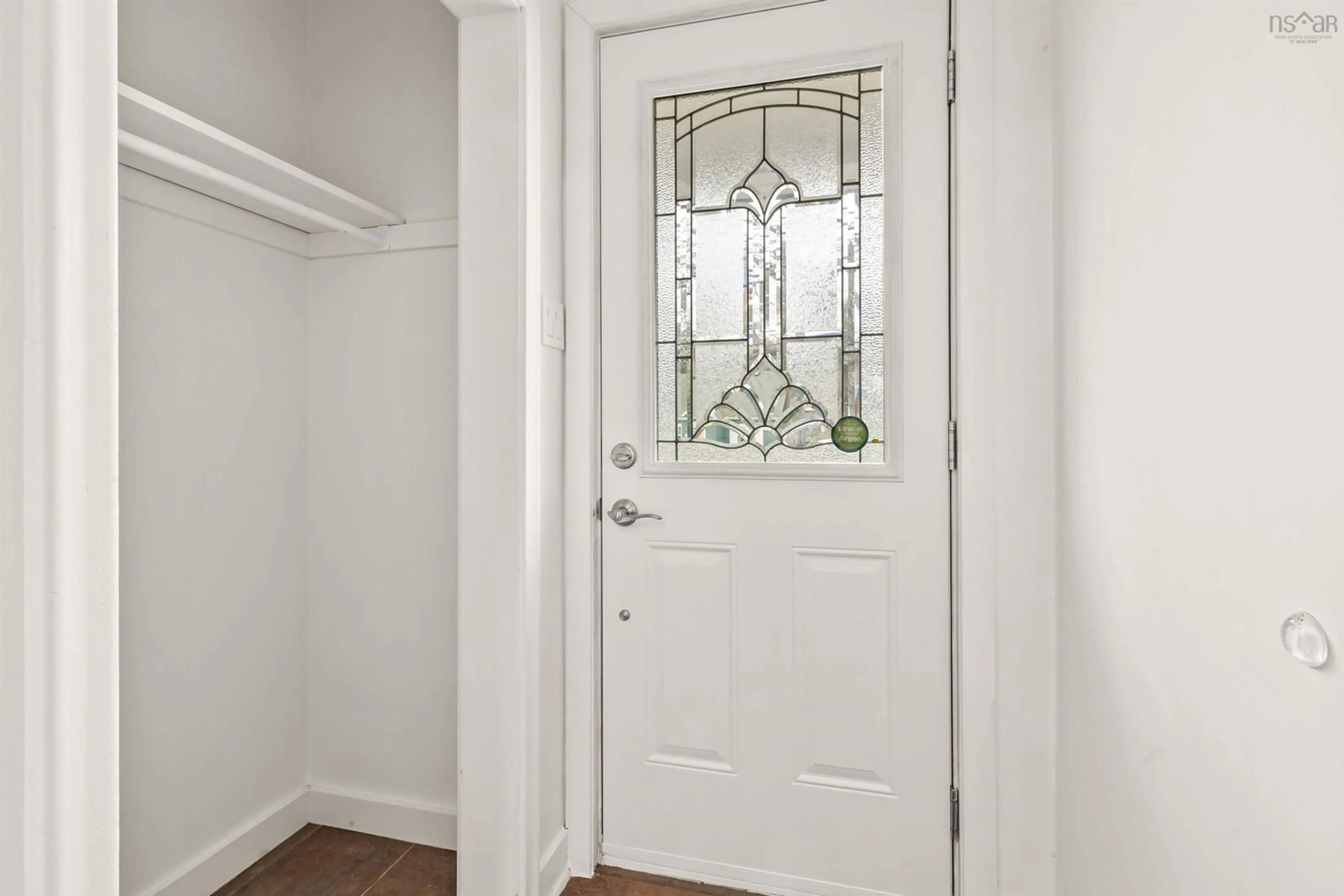 Indoor entryway for 2935 Joseph Howe Dr, Halifax Nova Scotia B3L 4H1