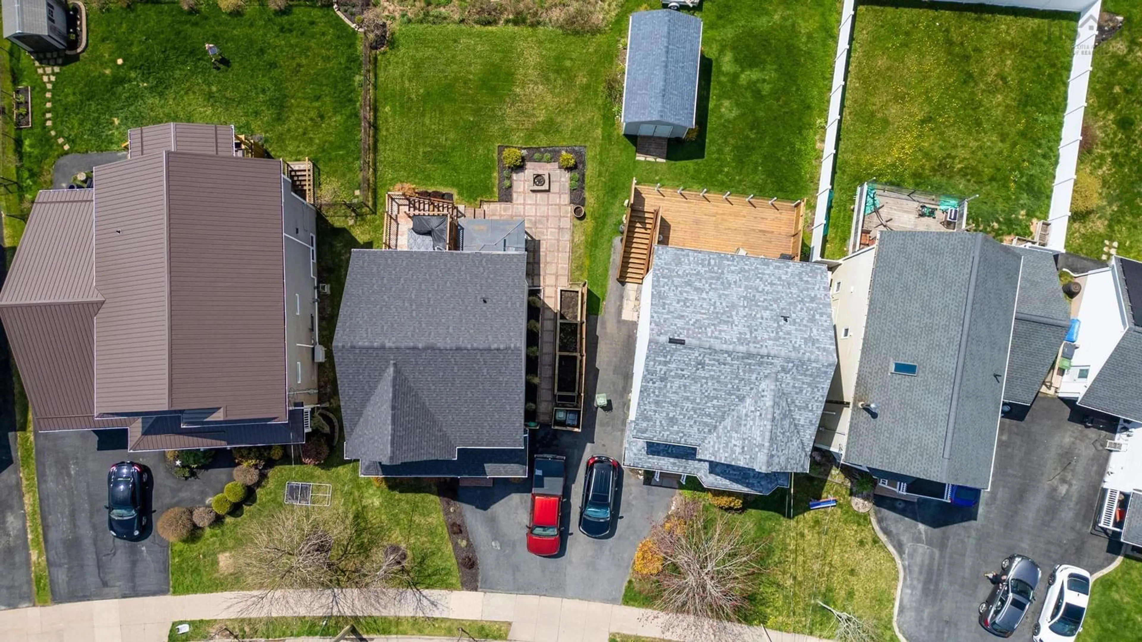 A pic from outside/outdoor area/front of a property/back of a property/a pic from drone, street for 282 Southampton Dr, Dartmouth Nova Scotia B2V 2V8