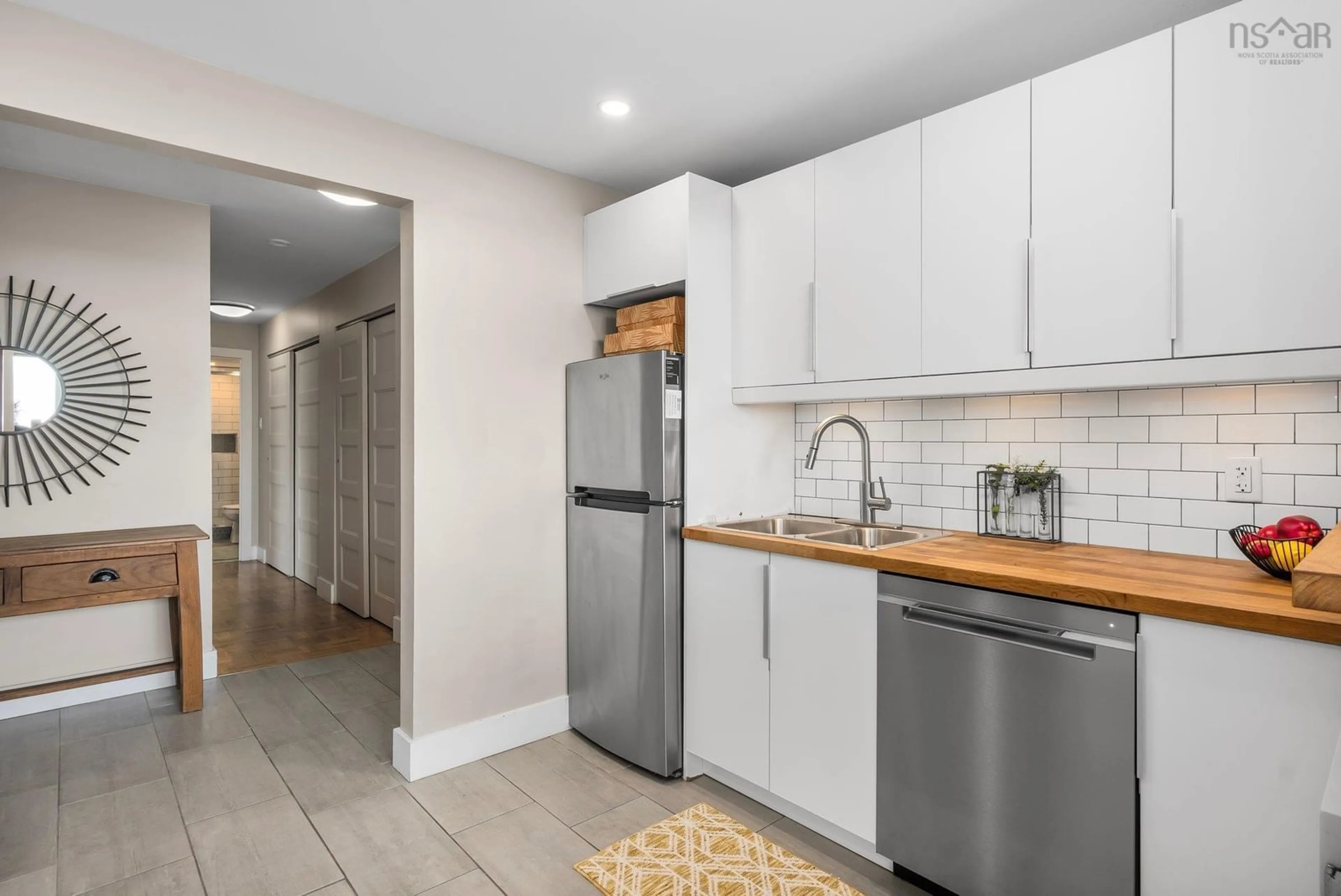 Open concept kitchen, ceramic/tile floor for 5959 Spring Garden Rd #1403, Halifax Nova Scotia B3H 1Y5