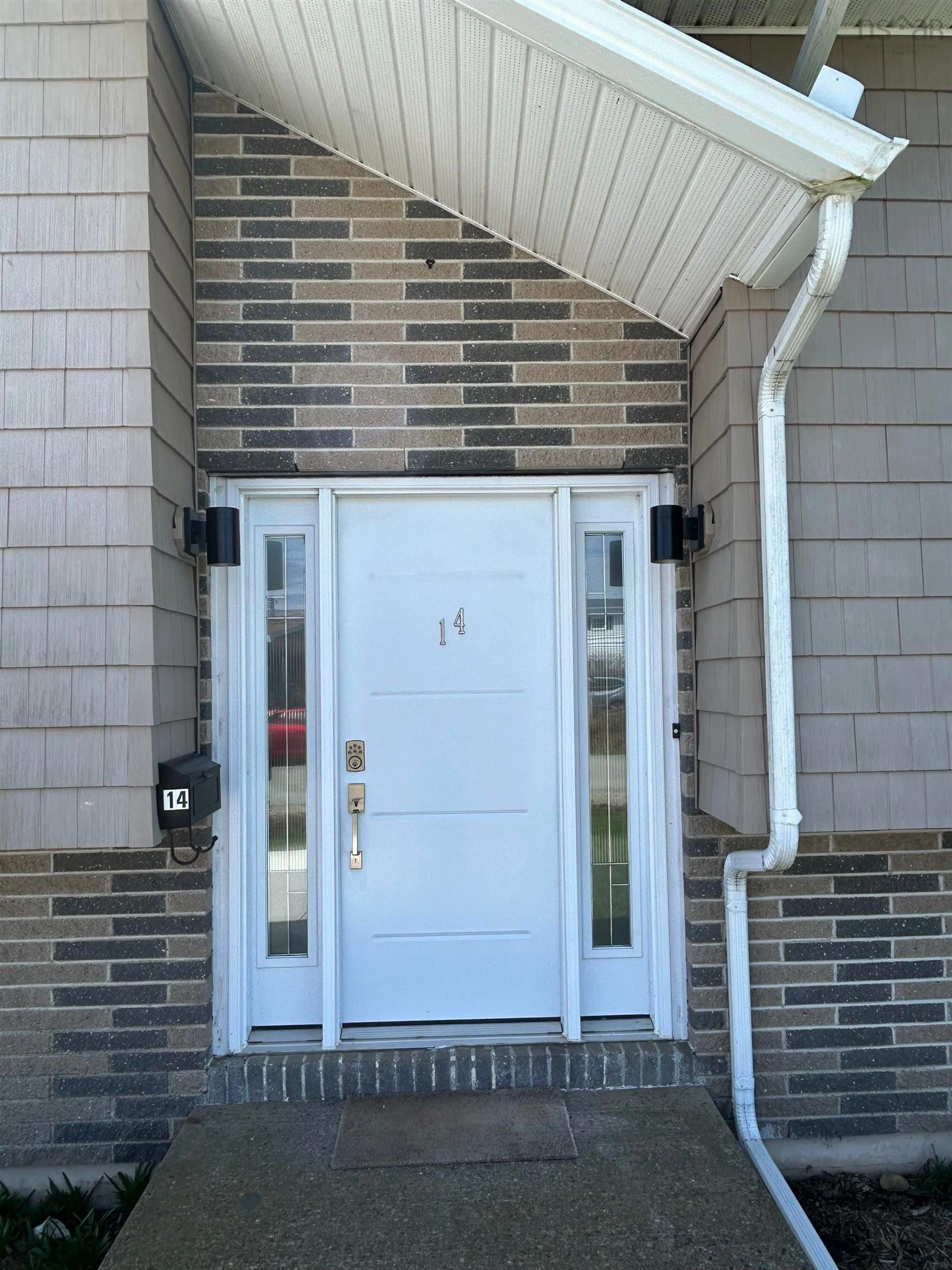 Indoor entryway for 14 Sprucewood Cres, Yarmouth Nova Scotia B5A 4N2
