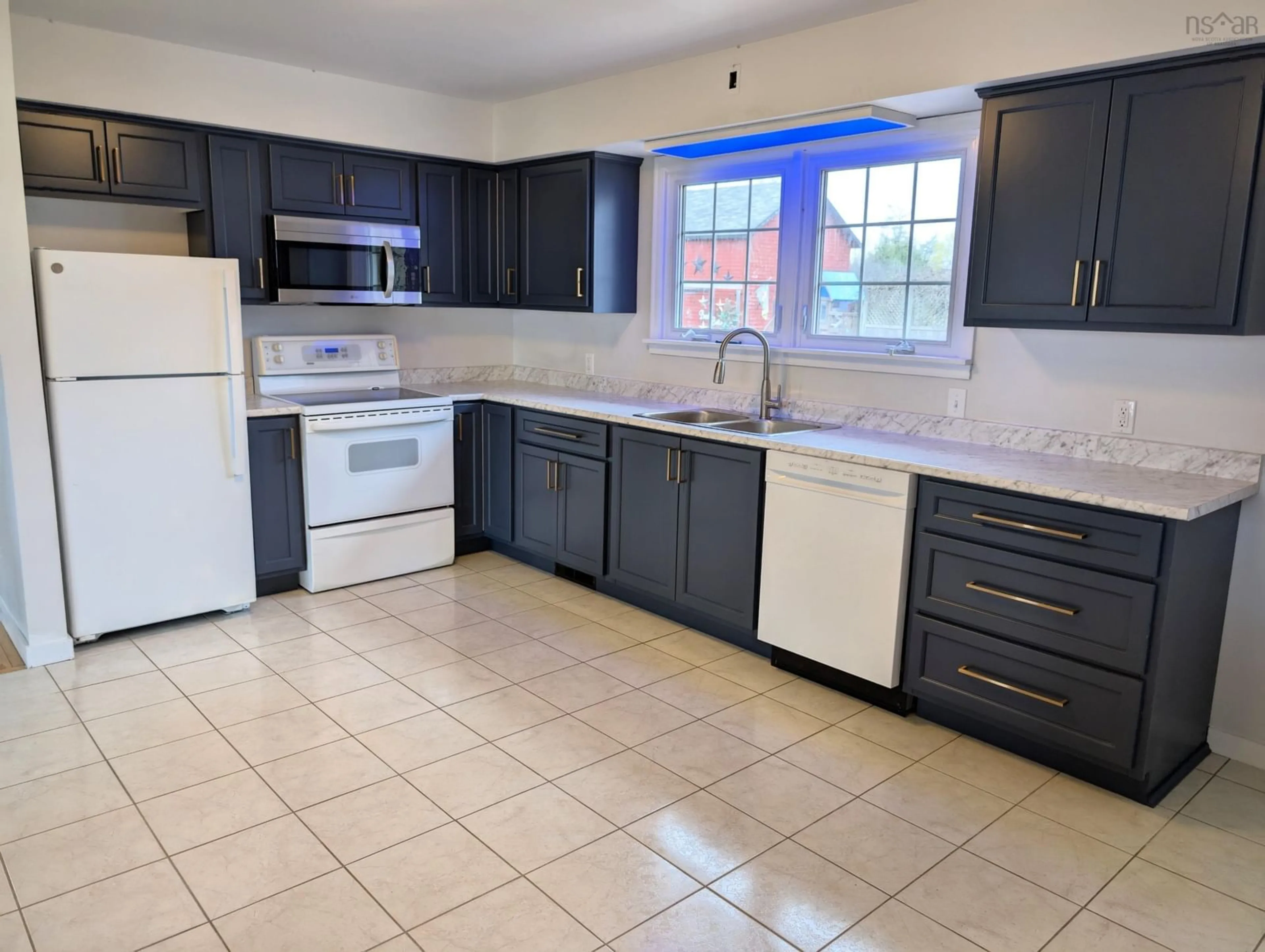 Standard kitchen, ceramic/tile floor for 184 Vimy Rd, Bible Hill Nova Scotia B2N 4J9