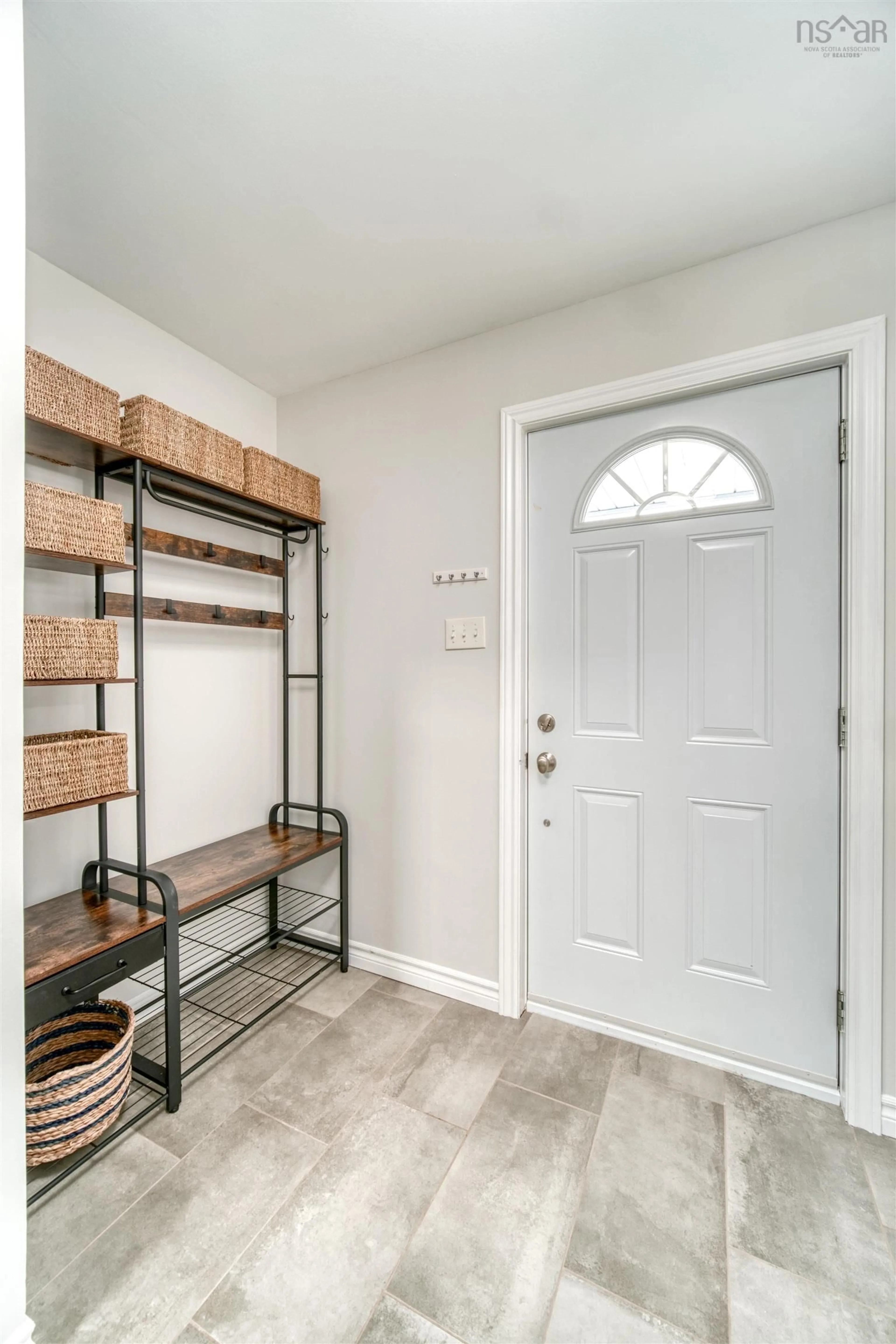 Indoor entryway for 31 Regal Rd, Dartmouth Nova Scotia B2W 4E9