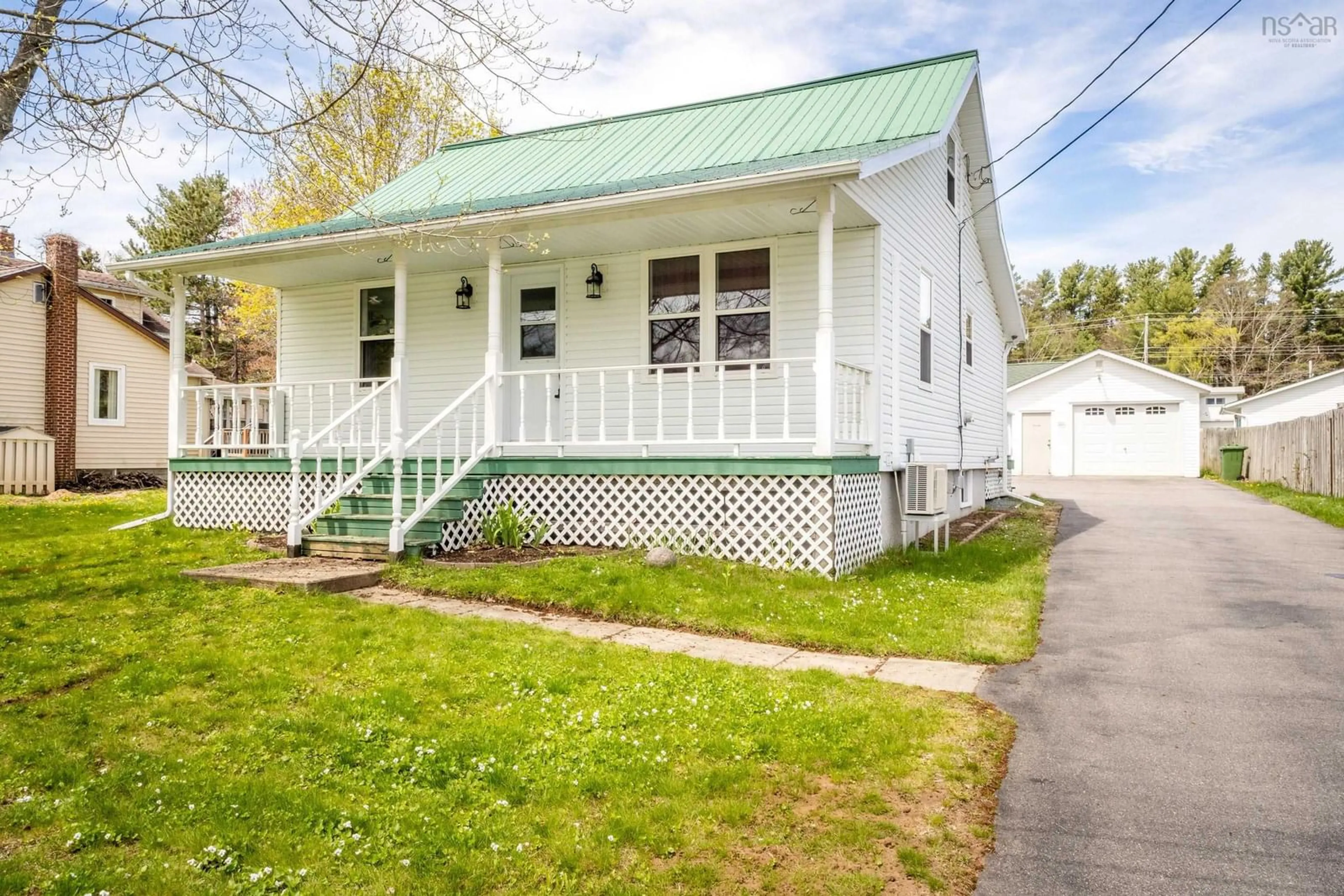 Home with vinyl exterior material, street for 511 Bill St, Kingston Nova Scotia B0P 1R0