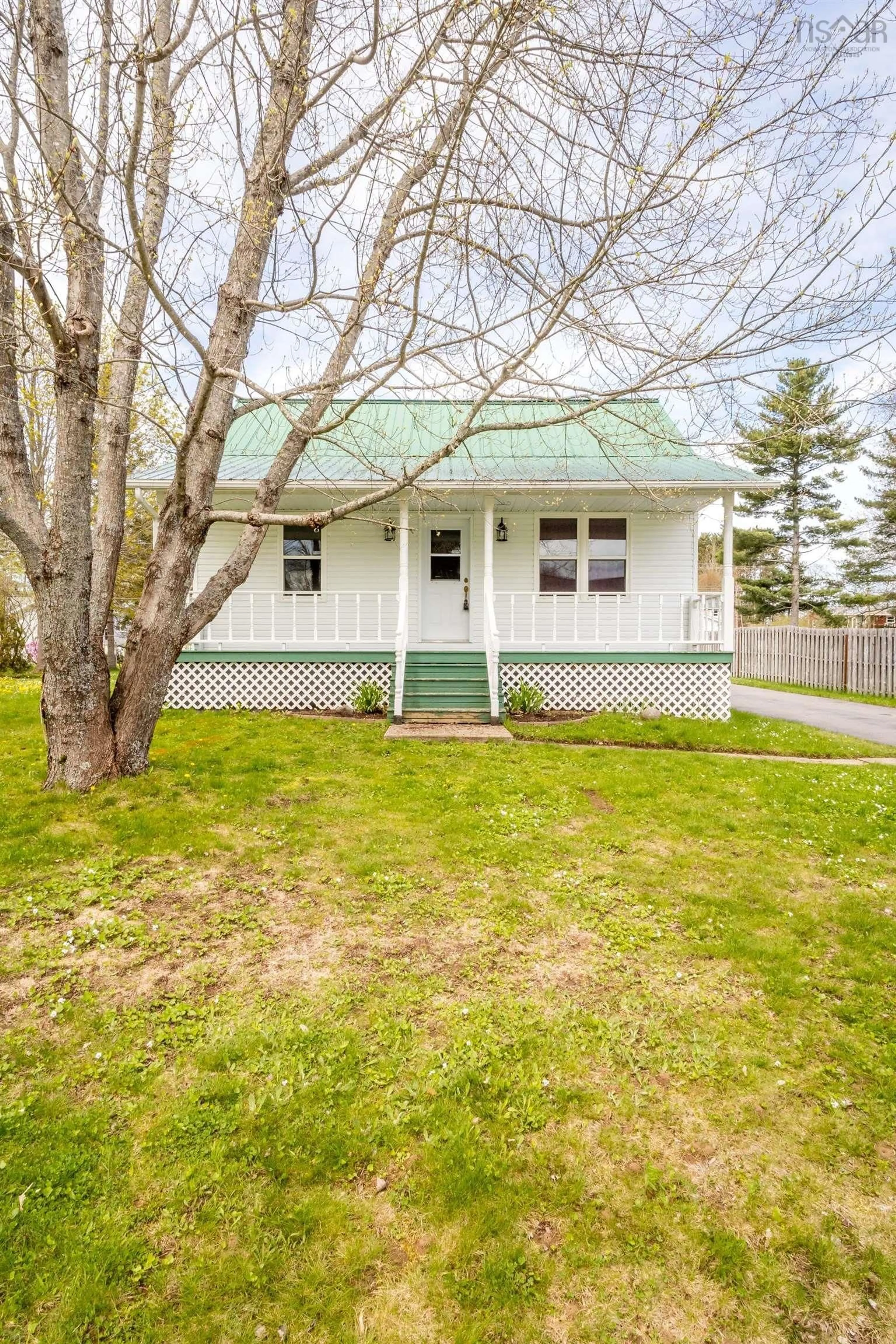 Home with vinyl exterior material, street for 511 Bill St, Kingston Nova Scotia B0P 1R0