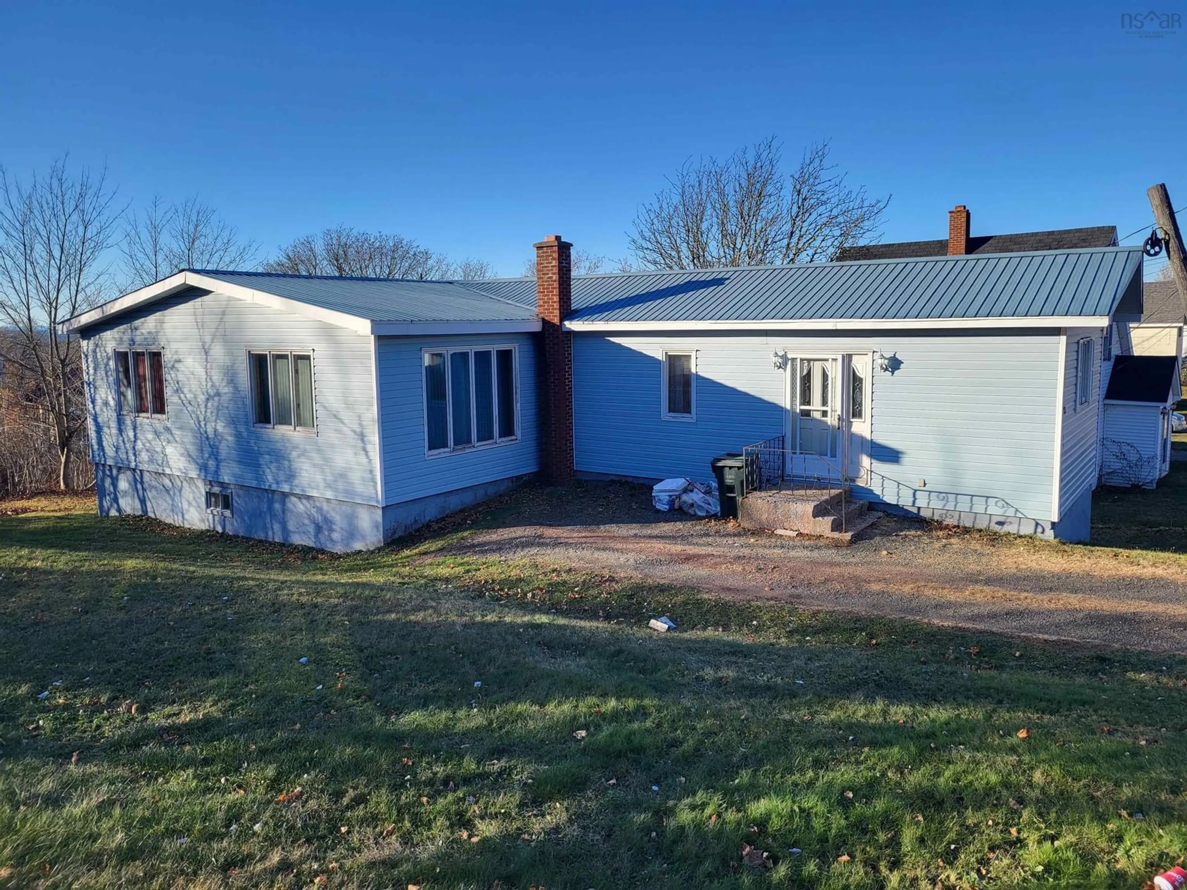 A pic from outside/outdoor area/front of a property/back of a property/a pic from drone, building for 23 Mechanic St, Springhill Nova Scotia B0M 1X0
