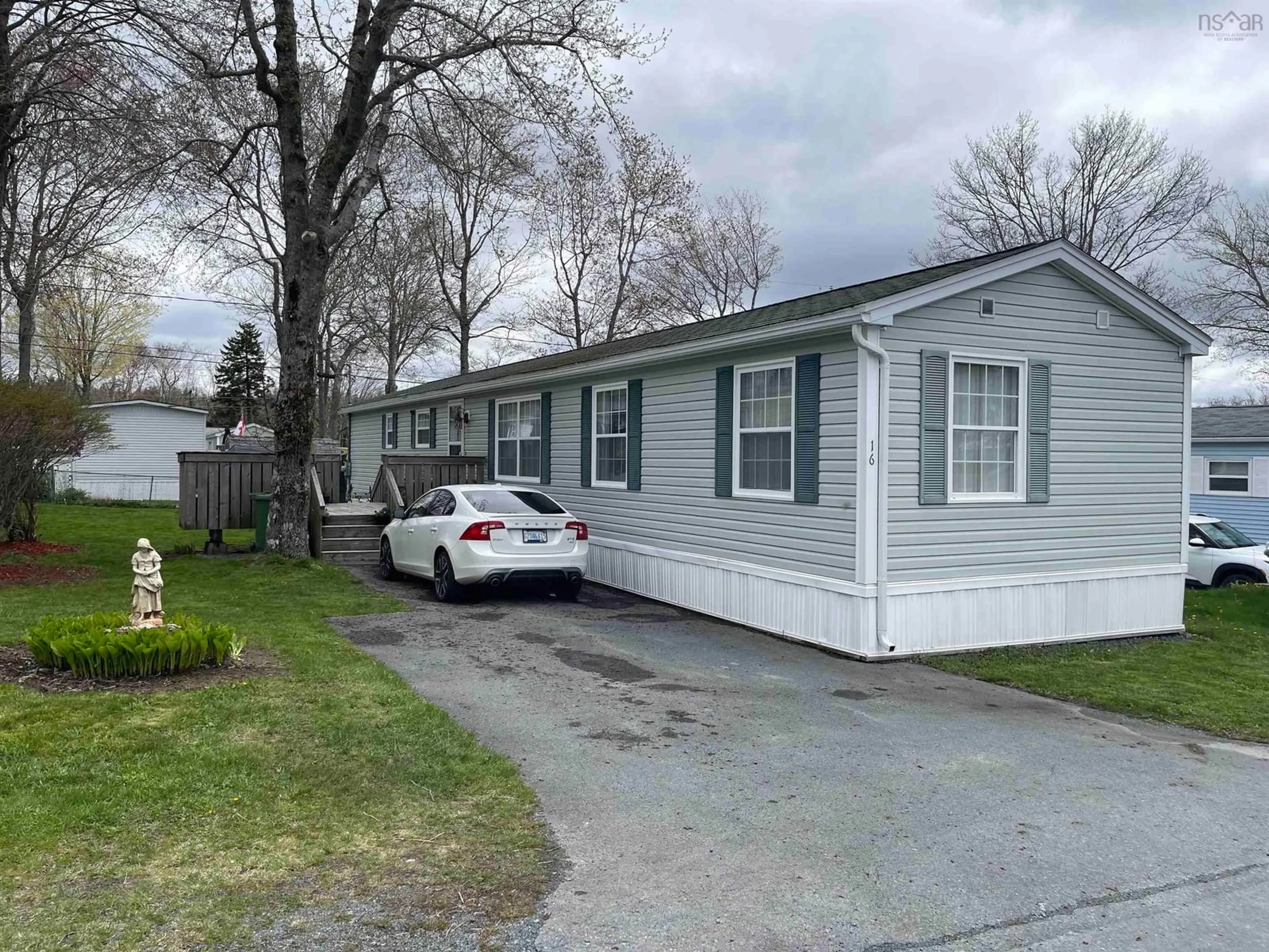 Home with vinyl exterior material, street for 16 Second St, Lucasville Nova Scotia B4B 1P9