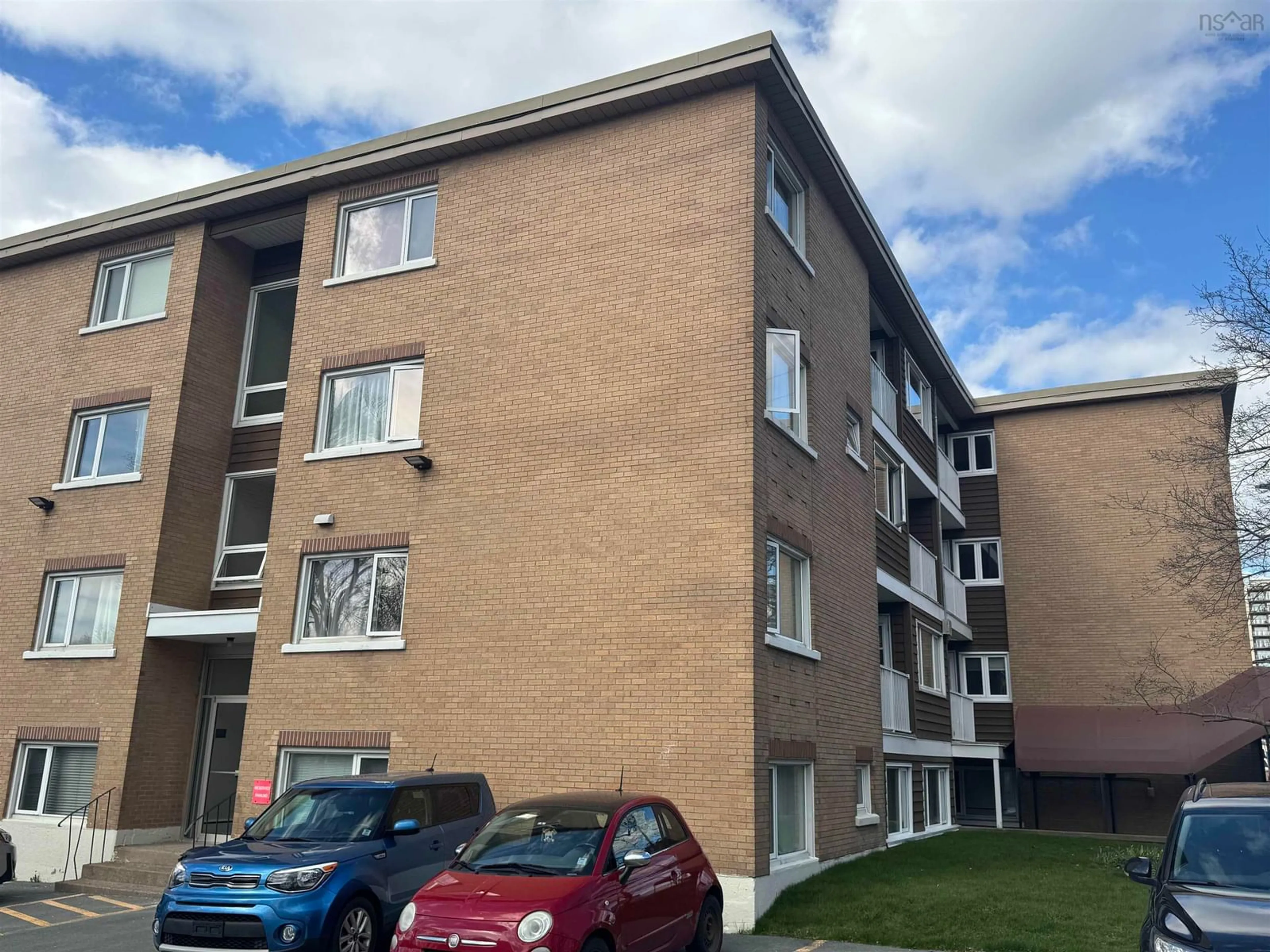A pic from outside/outdoor area/front of a property/back of a property/a pic from drone, building for 6269 Cork St #5, Halifax Nova Scotia B3L 1Y8