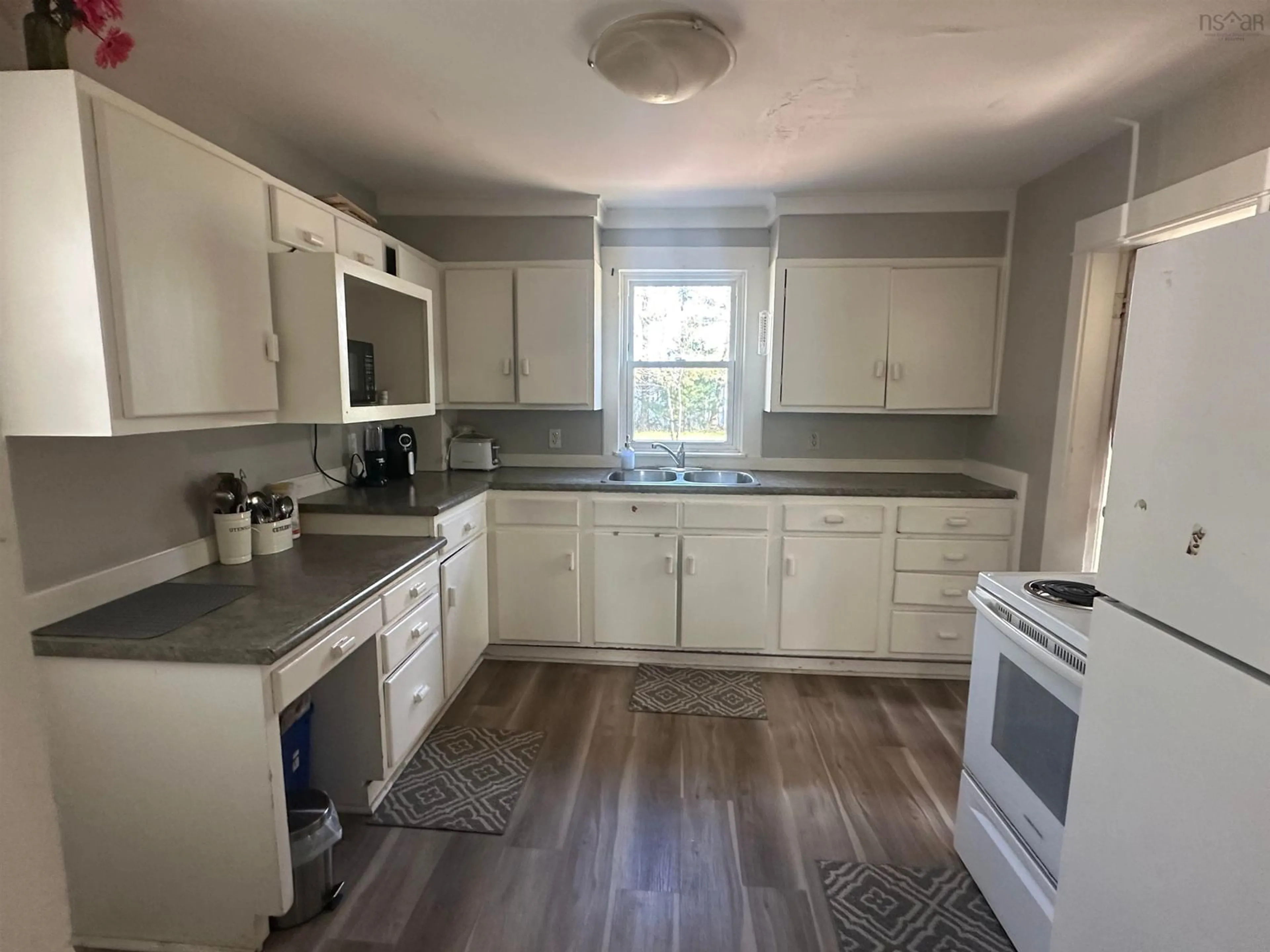 Standard kitchen, unknown for 635 Faculty Dr, Greenwood Nova Scotia B0P 1R0