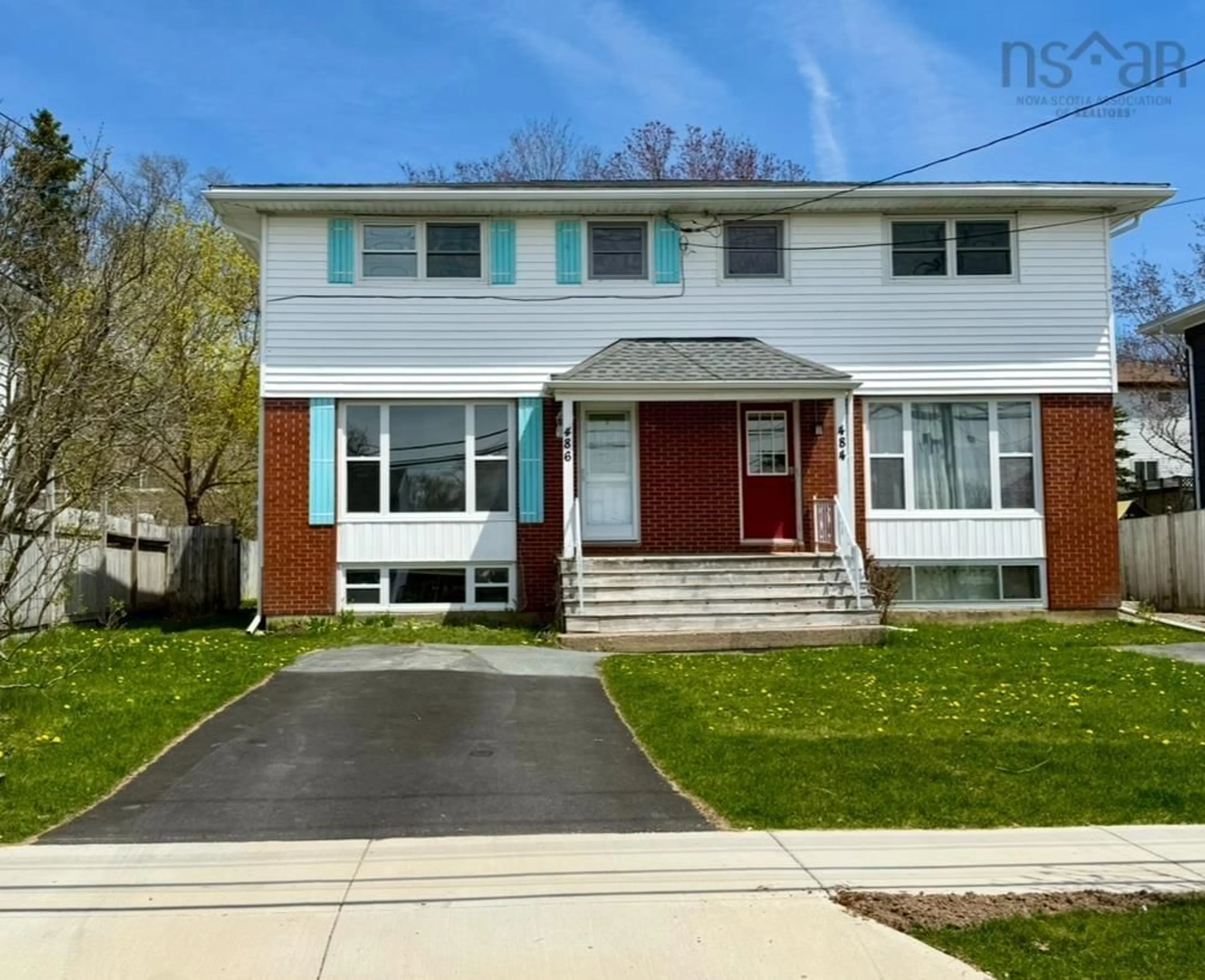 Home with vinyl exterior material, street for 486 Spring Ave, Dartmouth Nova Scotia B2W 1X8