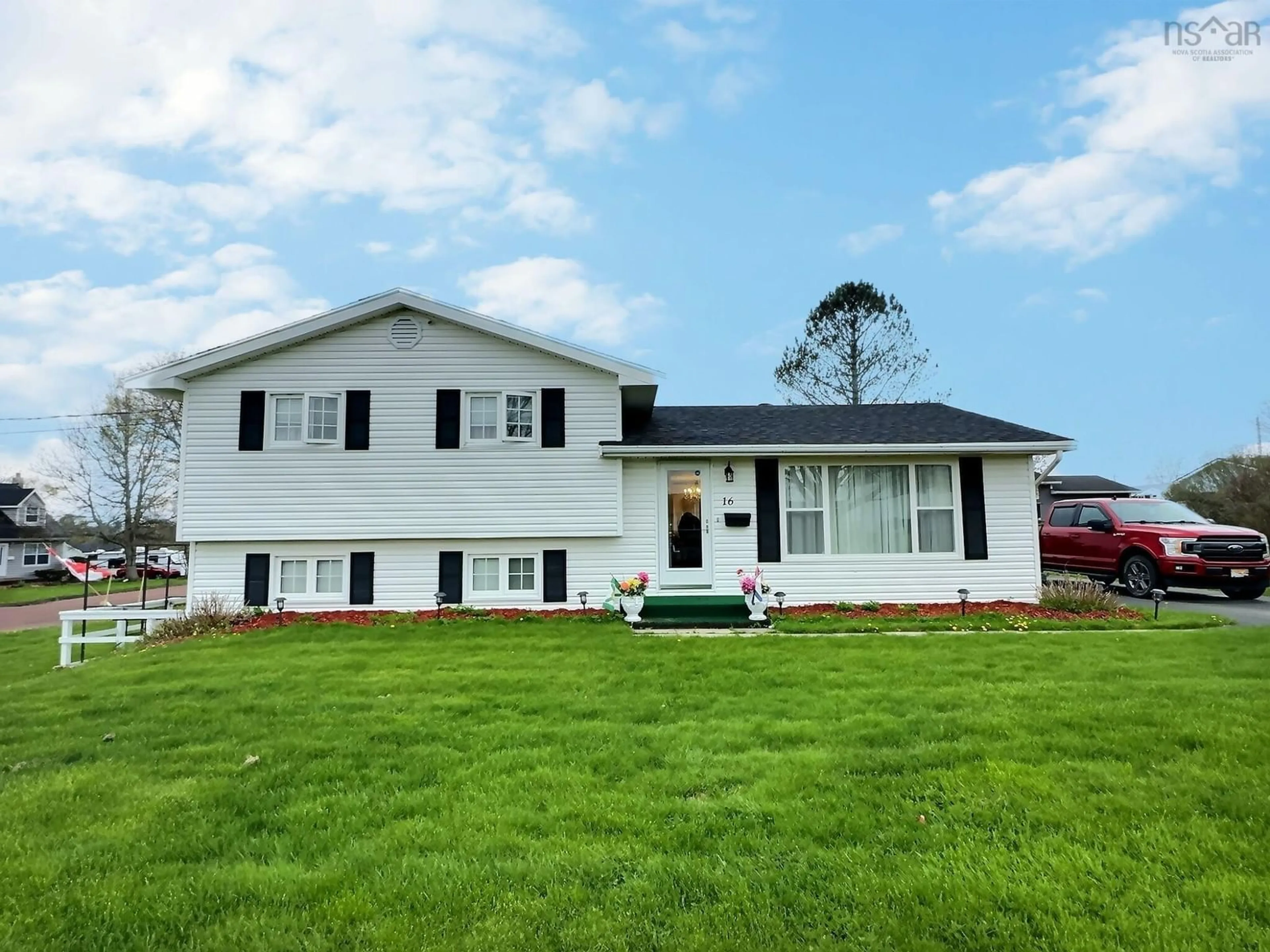 Home with vinyl exterior material, unknown for 16 Thompson Dr, Bible Hill Nova Scotia B2N 5L6