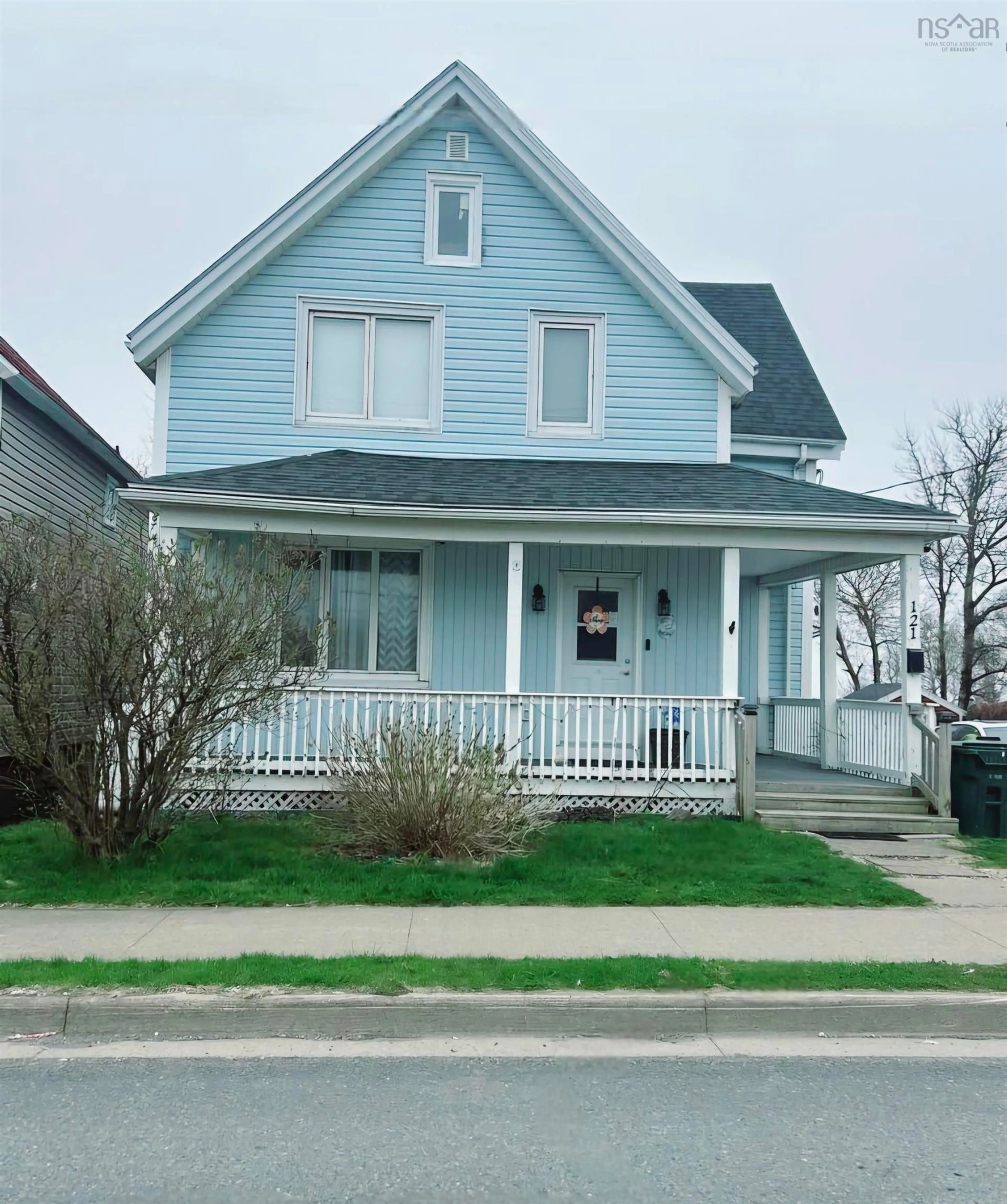 Home with vinyl exterior material, street for 121 Victoria St, Glace Bay Nova Scotia B1A 2Z7