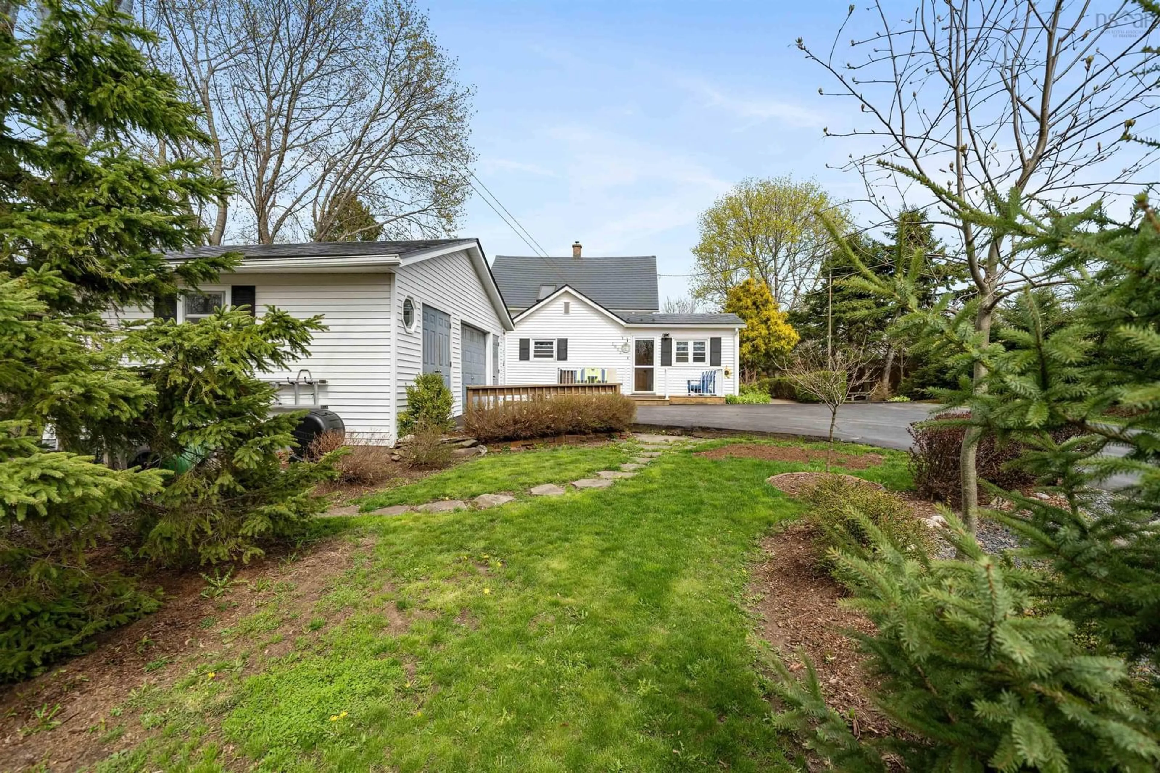 Unknown for 1932 College St, Westville Nova Scotia B0K 2A0