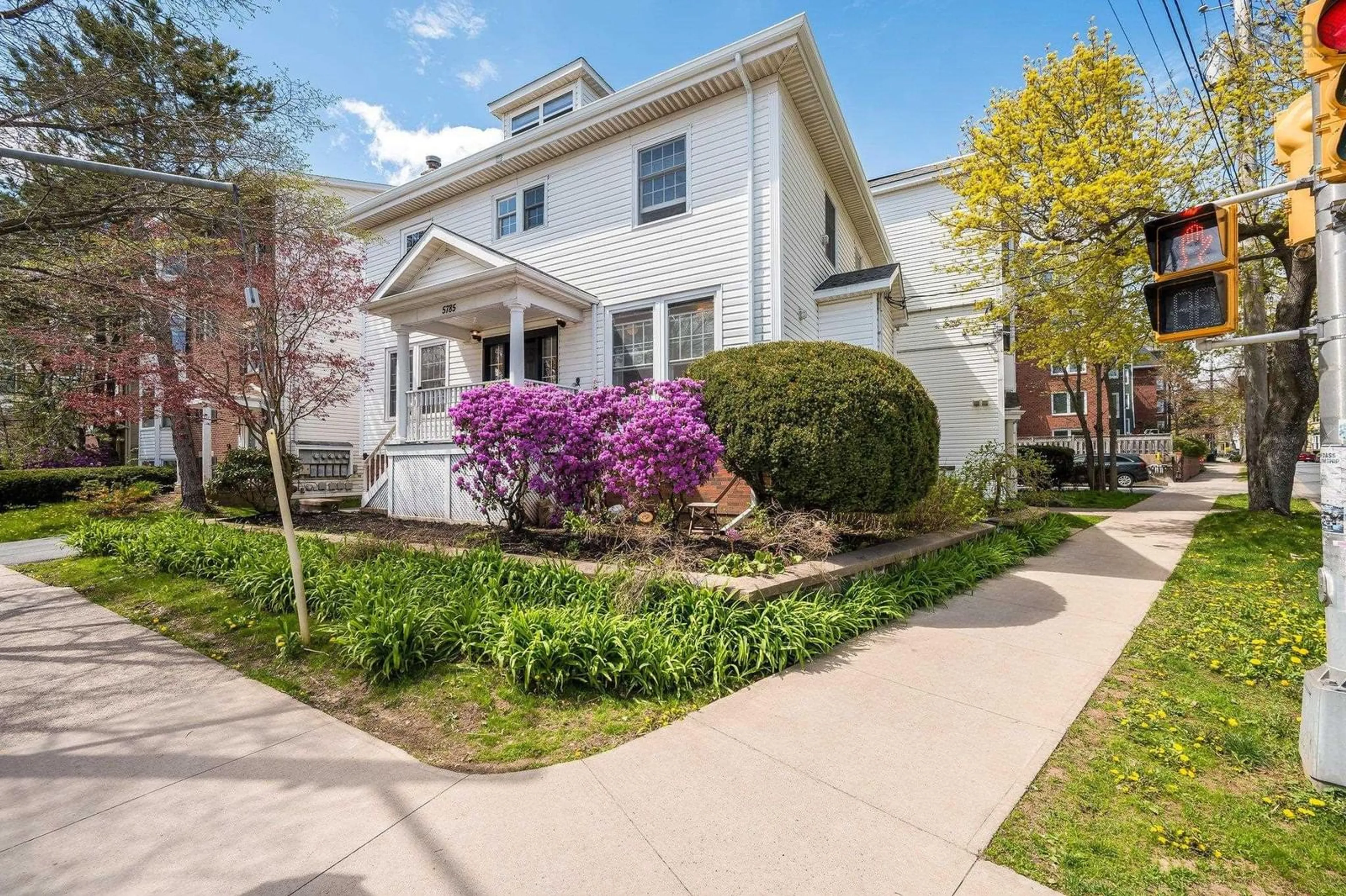 Unknown for 5785 Inglis St, Halifax Nova Scotia B3H 4M9
